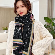 🆕 会发光发亮的围巾LV x TM Monogram Su🆕 Perflat Characters 丝绒方巾出自路易 🆕 会发光发亮的围巾LV x TM Monogram Su🆕 Perflat Characters 丝绒方巾出自路易