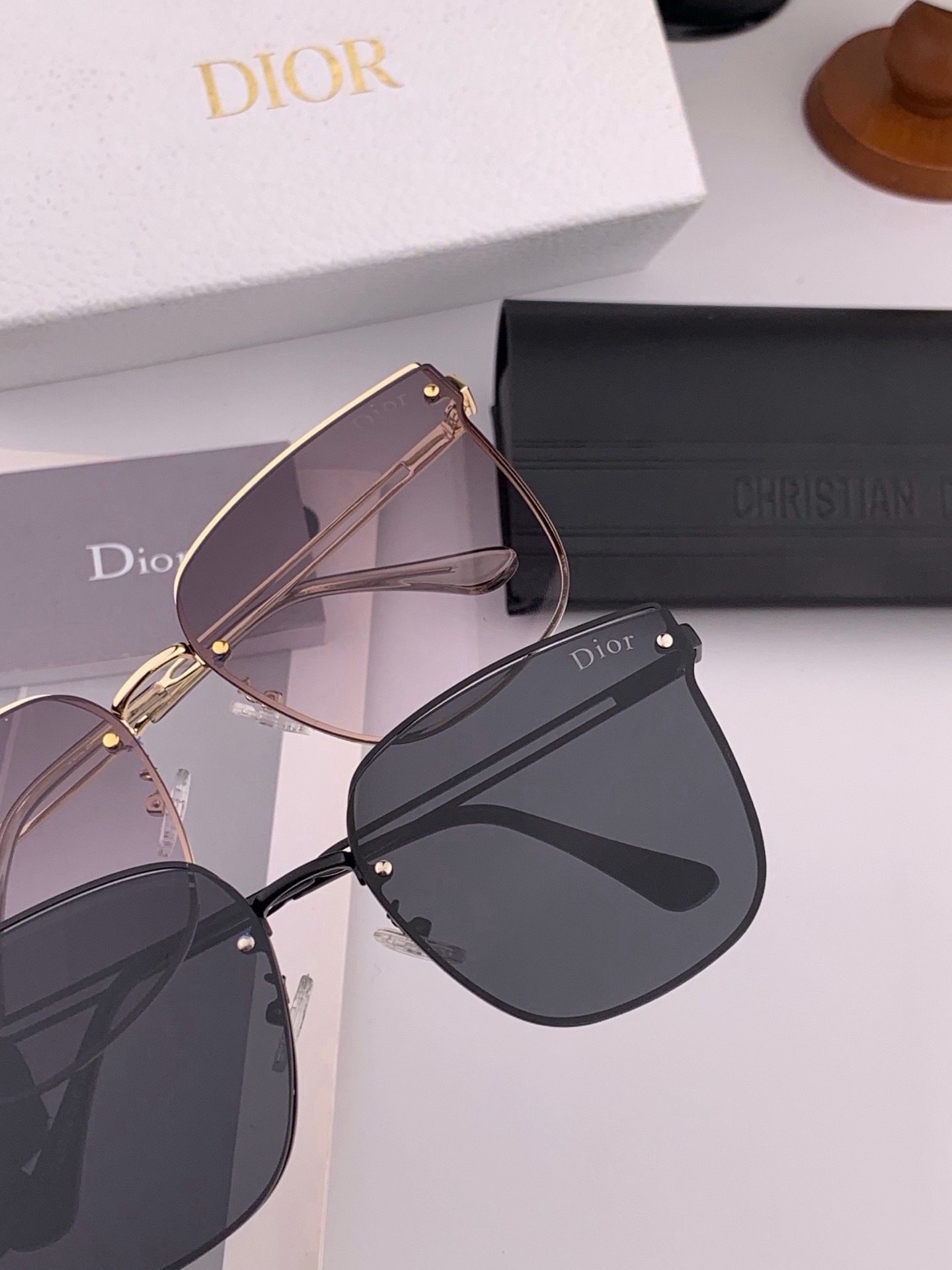 🆕  【TR偏光系列】DIOR   经典的方框设计，不挑脸型，无论搭配大衣还是连衣裙都非常显气质尼龙偏光镜片预防紫外线 