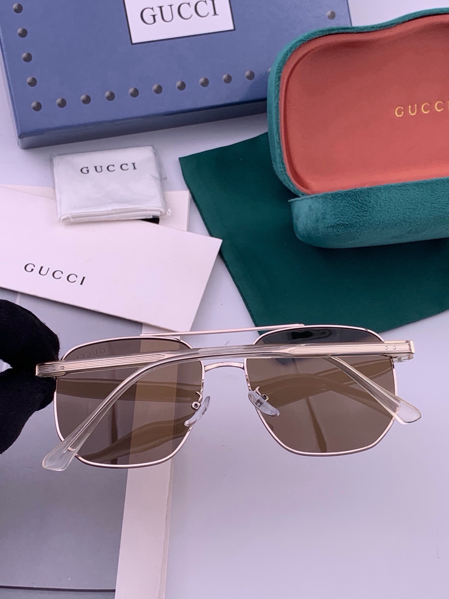 🆕   GUCCI 官网同步🔥  高品质男女款墨镜   👍 进口宝丽来偏光镜片  🔥蛤蟆镜 开车钓鱼都可 🔥型号：G33