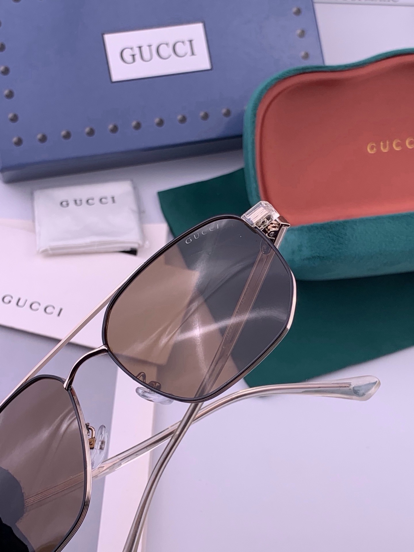 🆕   GUCCI 官网同步🔥  高品质男女款墨镜   👍 进口宝丽来偏光镜片  🔥蛤蟆镜 开车钓鱼都可 🔥型号：G33