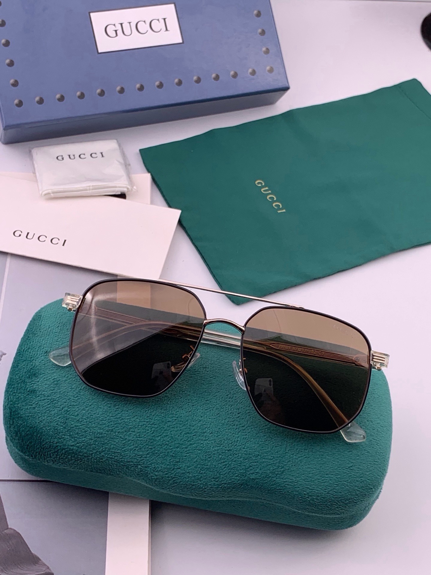 🆕   GUCCI 官网同步🔥  高品质男女款墨镜   👍 进口宝丽来偏光镜片  🔥蛤蟆镜 开车钓鱼都可 🔥型号：G33