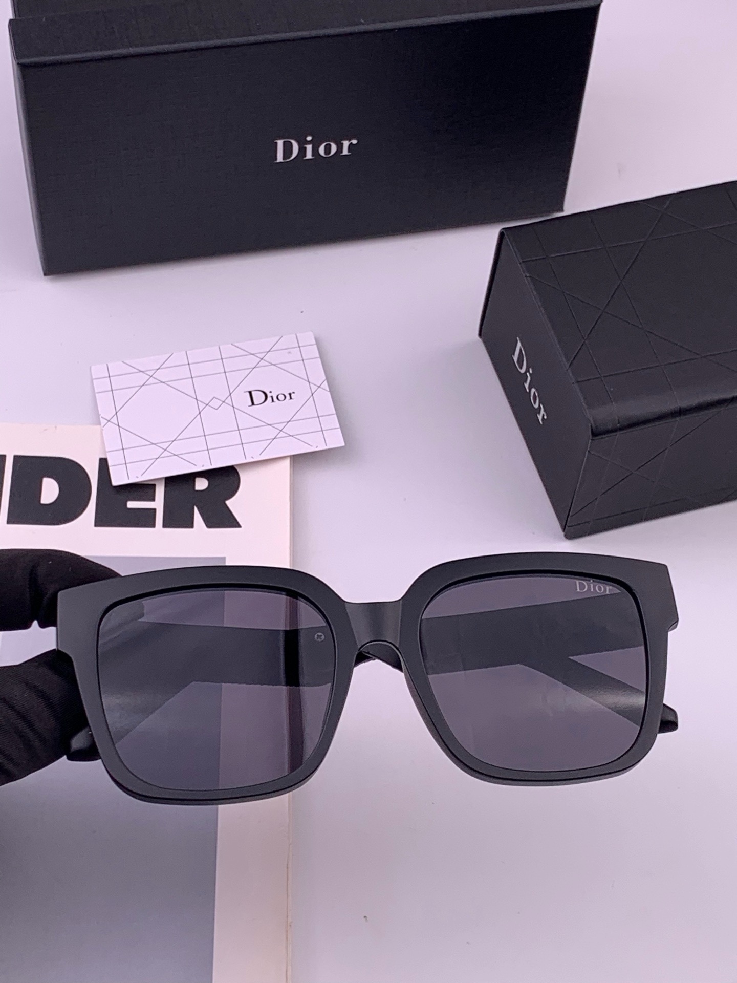 🆕 🔺 【DIOR-迪奥】开春新款 潮流爆款 时尚方框太阳镜 高品质 佩戴舒适 网红潮款墨镜 型号：D8304