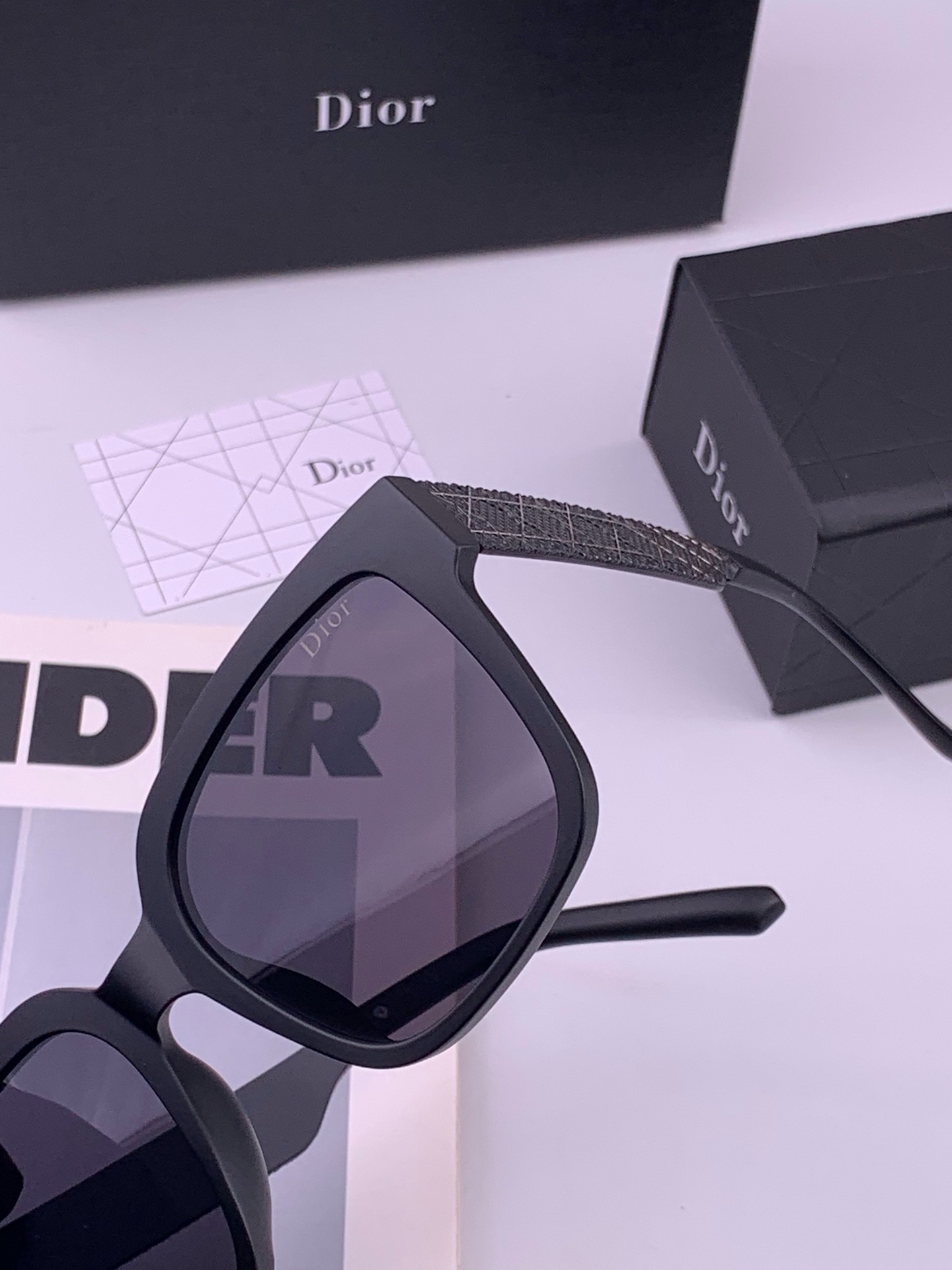 🆕 🔺 【DIOR-迪奥】开春新款 潮流爆款 时尚方框太阳镜 高品质 佩戴舒适 网红潮款墨镜 型号：D8304