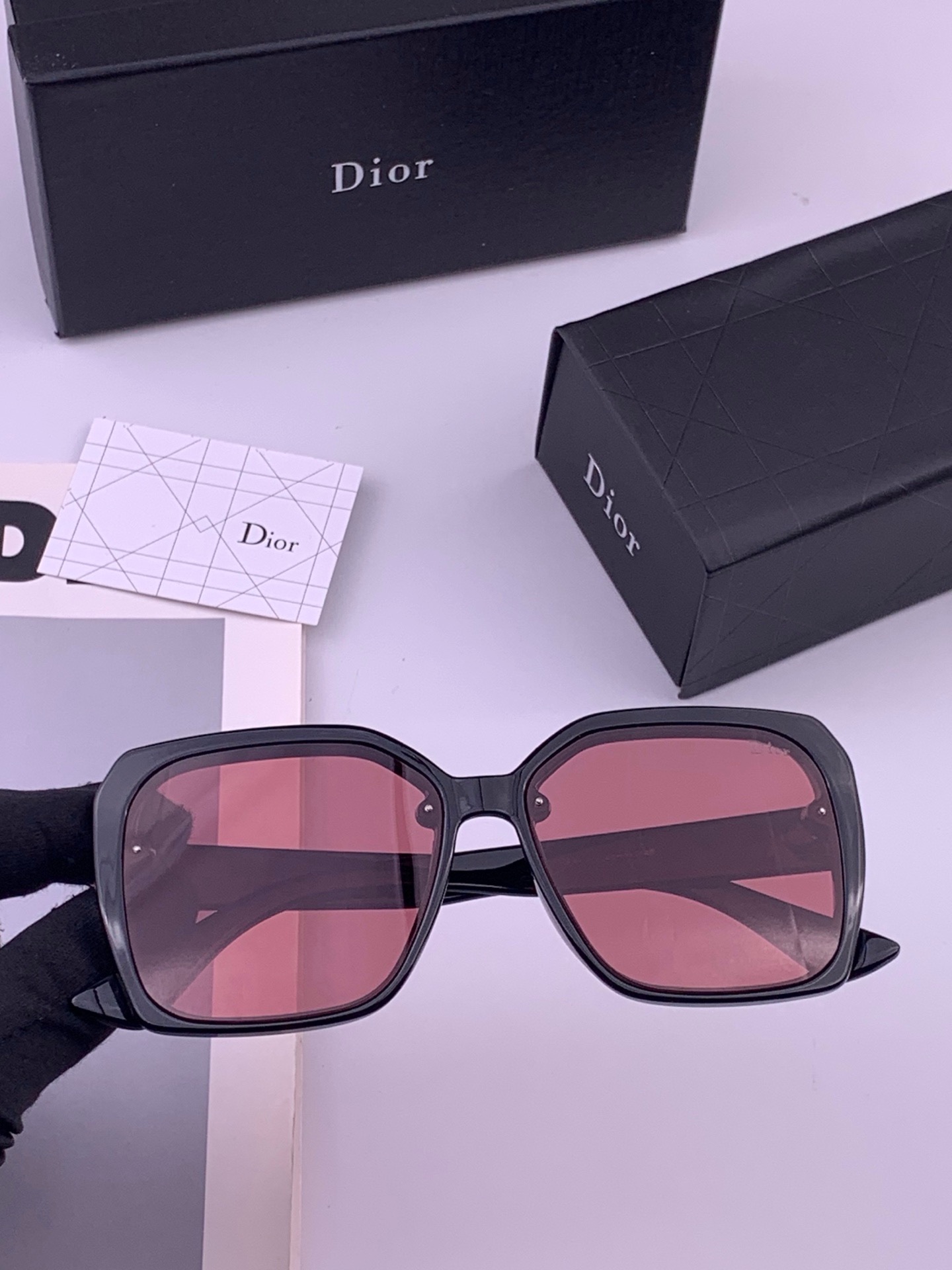 🆕     TR版本-偏光【独家大牌太阳镜无滤镜‼实拍上架 Dior官网最新发布新款太阳镜🕶，注意⚠我们是高清镜片 型号