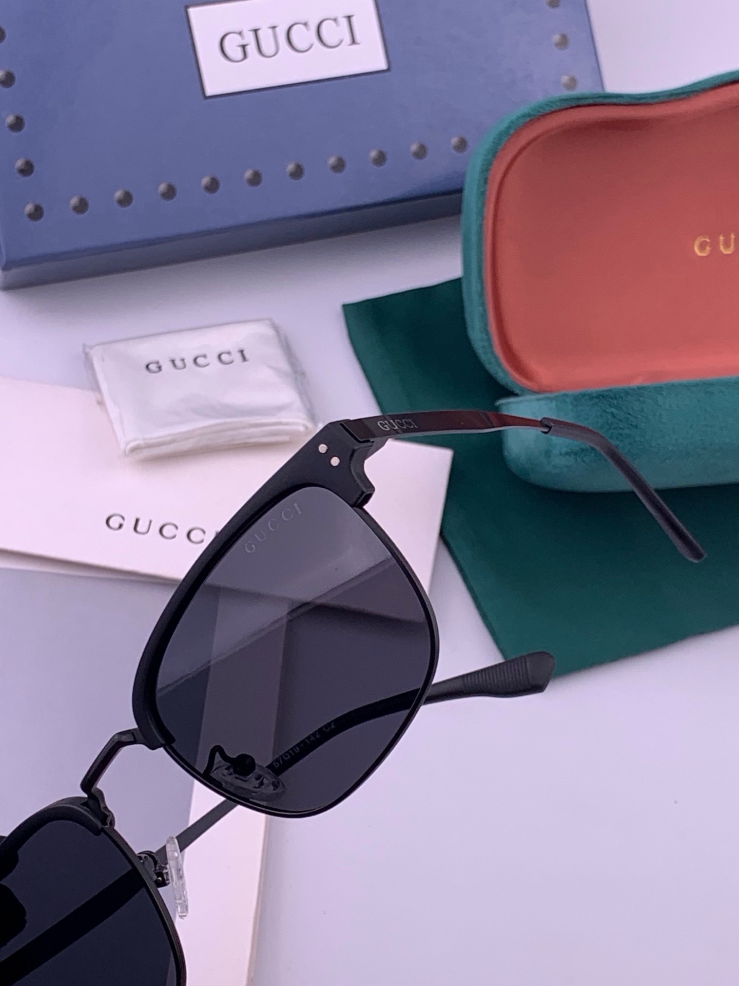 🆕  🔺 【GUCCI-偏光太阳镜】开春新款 潮流爆款 时尚方框偏光太阳镜 高品质 佩戴舒适 网红潮款墨镜 女士高清偏光