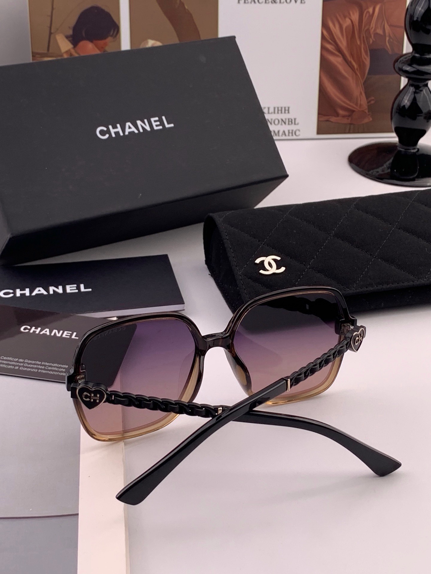 🆕   【CHANEL】香奈儿 新款潮流爆款 时尚方框太阳镜 佩戴舒适 网红潮款墨镜  女士高清加厚偏光太阳镜🕶️ 🎉高