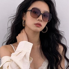 🆕 【CHANEL】香奈儿 新款潮流爆款 时尚方框太阳镜 佩戴舒适 网红潮款墨镜 女士高清加厚偏光太阳镜🕶️ 🎉高 🆕 【CHANEL】香奈儿 新款潮流爆款 时尚方框太阳镜 佩戴舒适 网红潮款墨镜 女士高清加厚偏光太阳镜🕶️ 🎉高