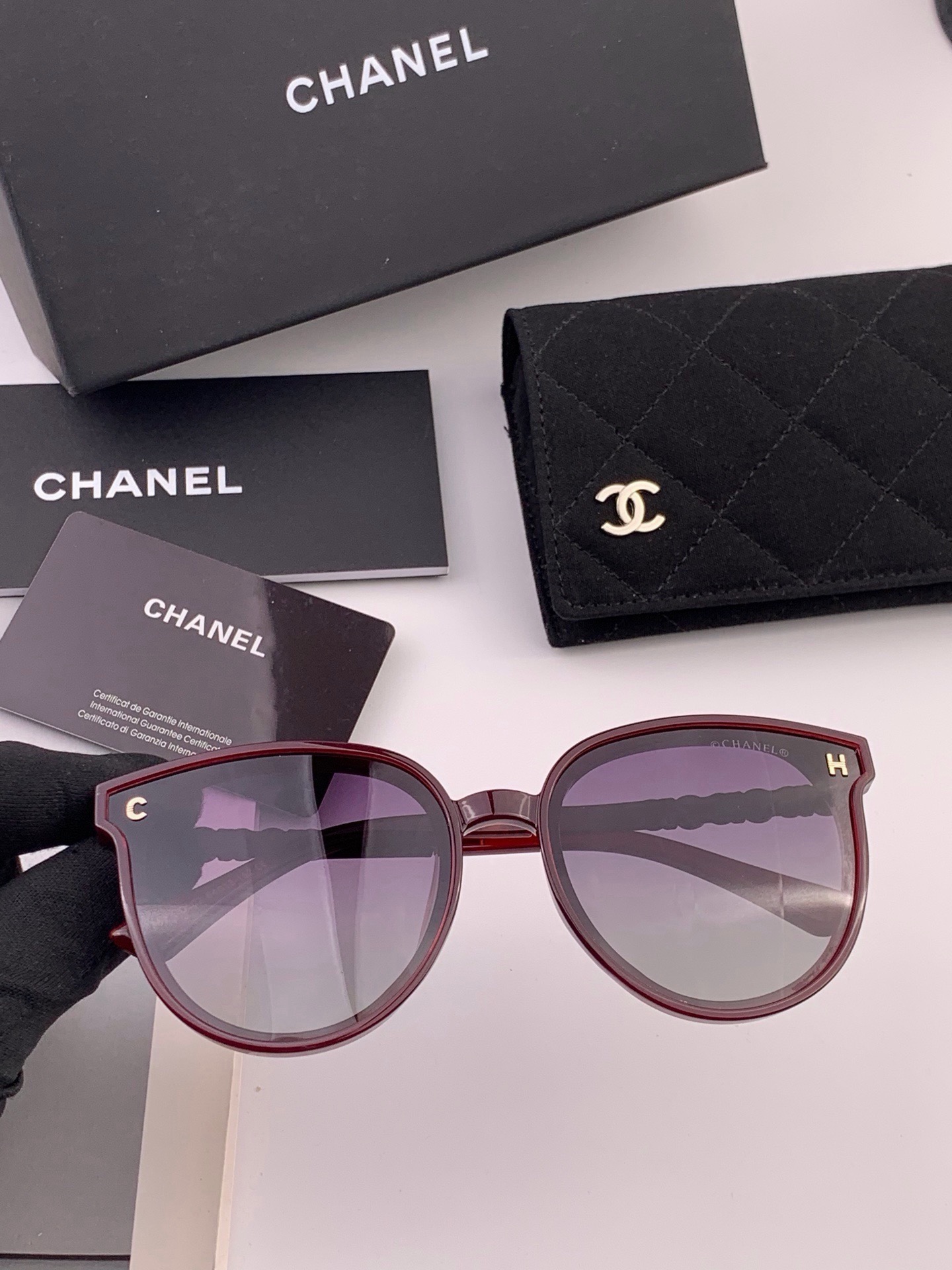 🆕 🔺CHANEL🔻官方早春新款，众多明星同款[色]香奈儿‼️‼️新款珍珠大框偏光墨镜 ，🌈🌈宝丽来超清偏光太阳镜🔝🔝型