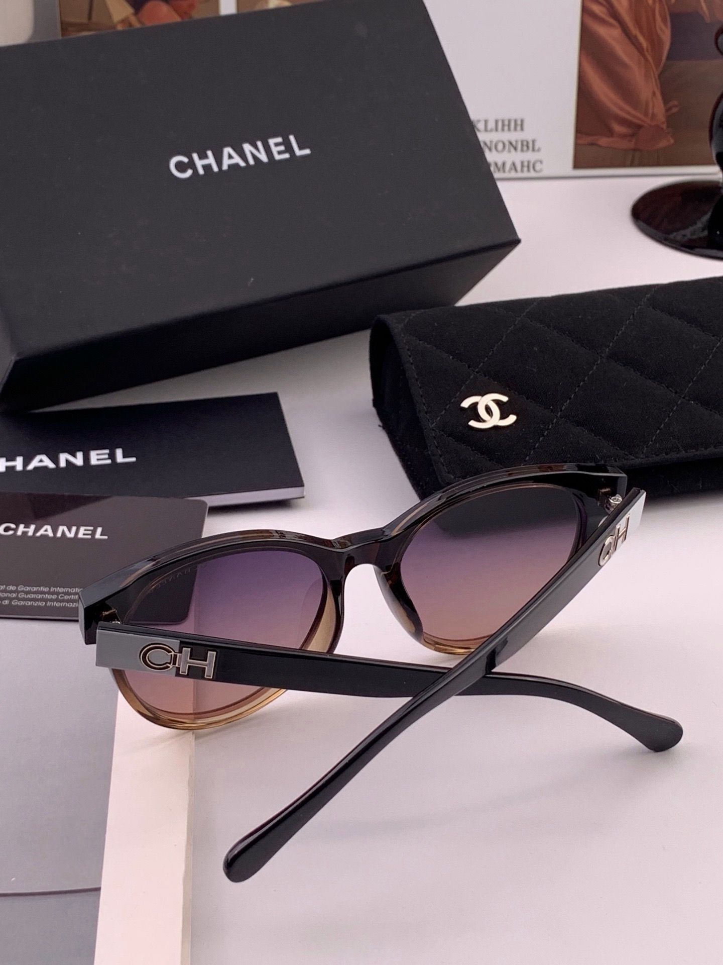 🆕   【CHANEL】香奈儿 新款潮流爆款 时尚圆框太阳镜 佩戴舒适 网红潮款墨镜  女士高清加厚偏光太阳镜🕶️ 🎉高
