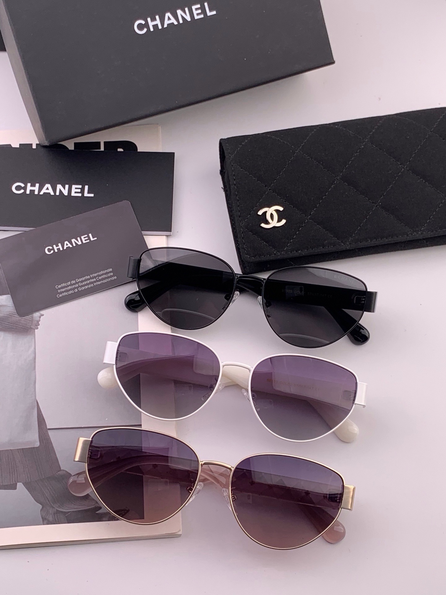🆕   【CHANEL】香奈儿 新款潮流爆款 时尚小框太阳镜 佩戴舒适 网红潮款墨镜  女士高清加厚偏光太阳镜🕶️ 🎉高