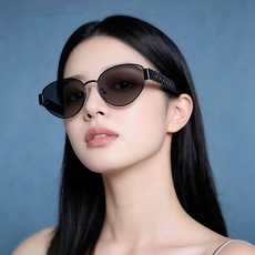 🆕 【CHANEL】香奈儿 新款潮流爆款 时尚小框太阳镜 佩戴舒适 网红潮款墨镜 女士高清加厚偏光太阳镜🕶️ 🎉高 🆕 【CHANEL】香奈儿 新款潮流爆款 时尚小框太阳镜 佩戴舒适 网红潮款墨镜 女士高清加厚偏光太阳镜🕶️ 🎉高