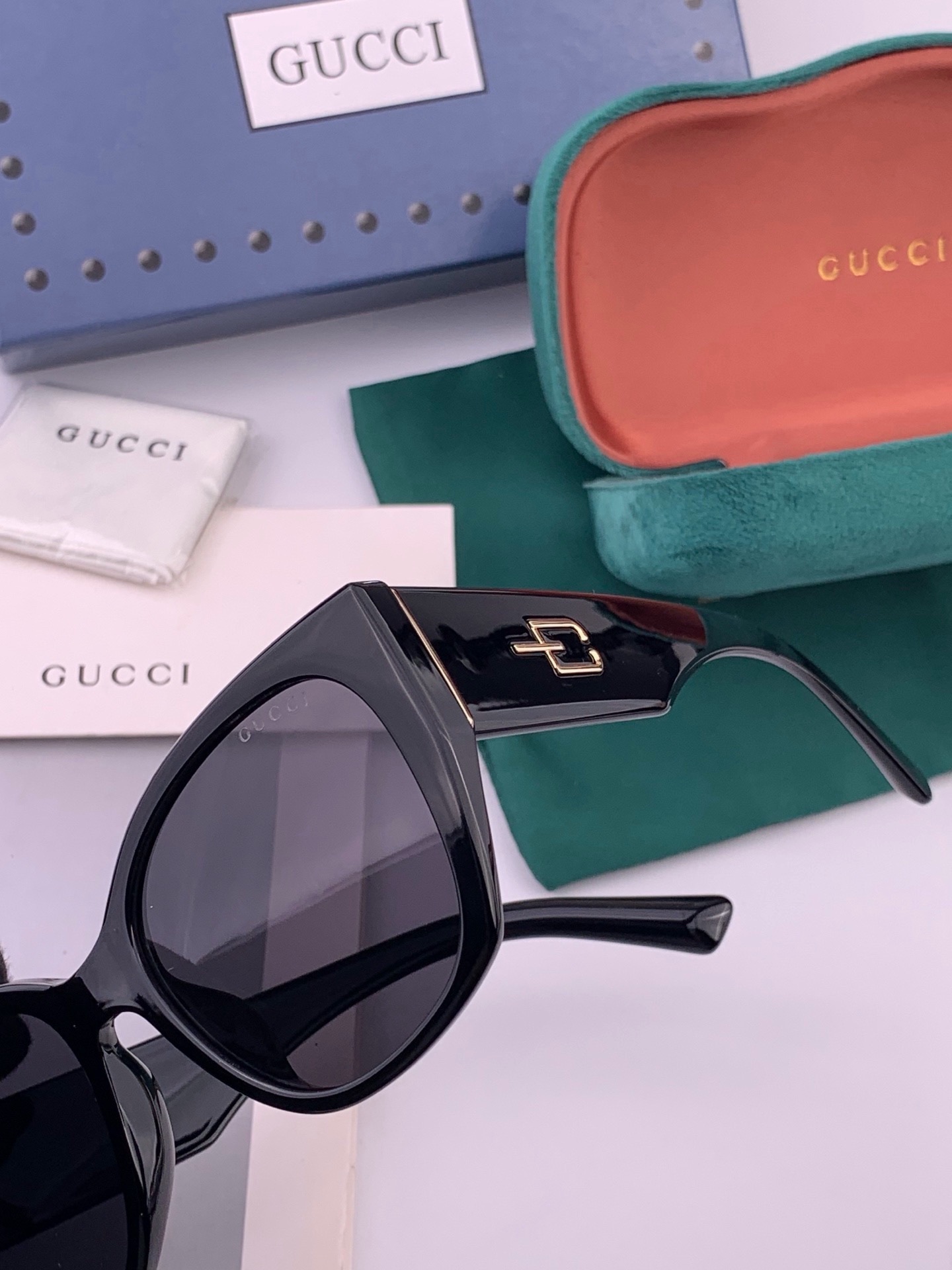 🆕  🔺 【GUCCI-偏光太阳镜】开春新款 潮流爆款 时尚方框偏光太阳镜 高品质 佩戴舒适 网红潮款墨镜 女士高清偏光