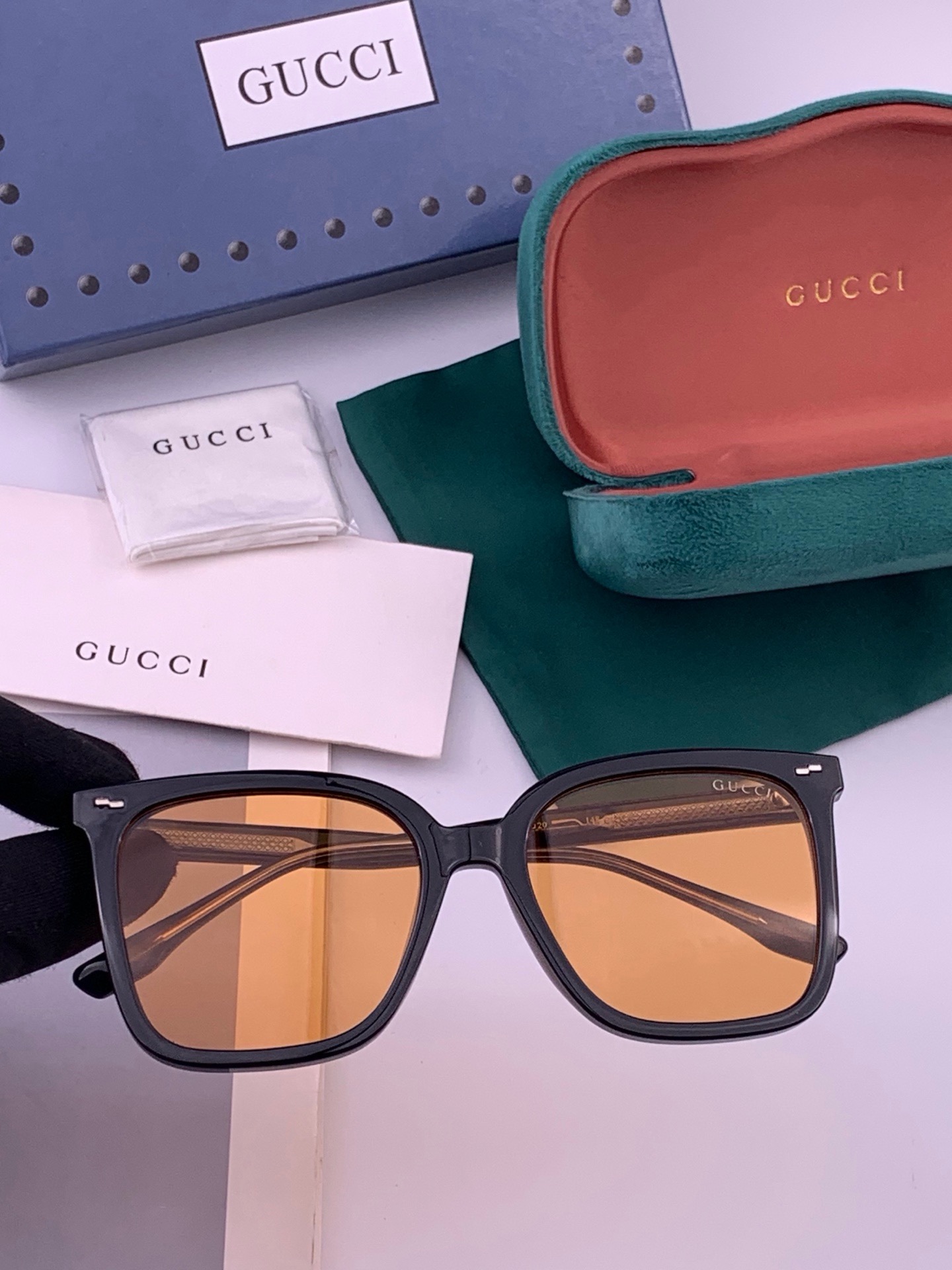 🆕  🔺GUCCI🔻古驰 GG方框太阳镜 完美品质 🎓独特设计  适合各种脸型 亮相时装周 超时尚百搭 实物精致  情侣