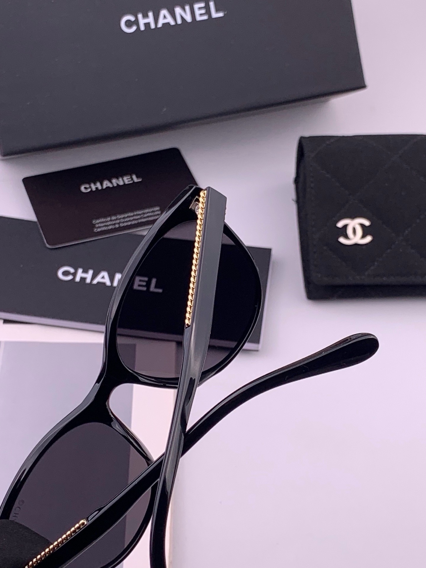 🆕  【CHANEL】香奈儿 新款山茶花潮流爆款 时尚圆框高清偏光太阳镜 佩戴舒适 网红潮款墨镜  ♥️♥️型号：CH7