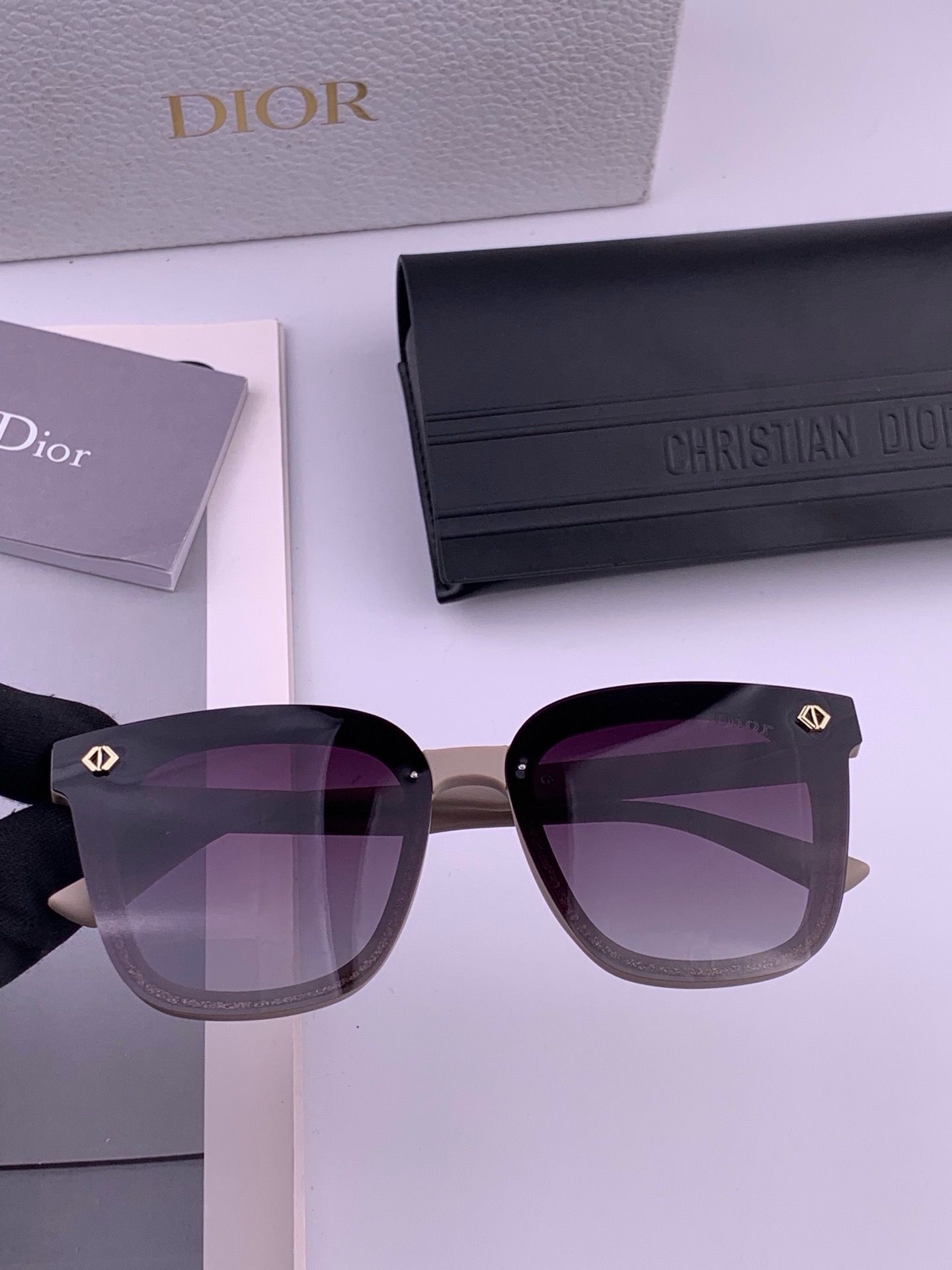 🆕 🔺 【DIOR-迪奥】开春新款 潮流爆款 时尚方框偏光太阳镜 高品质 佩戴舒适 网红潮款墨镜 女士高清偏光太阳镜🕶️