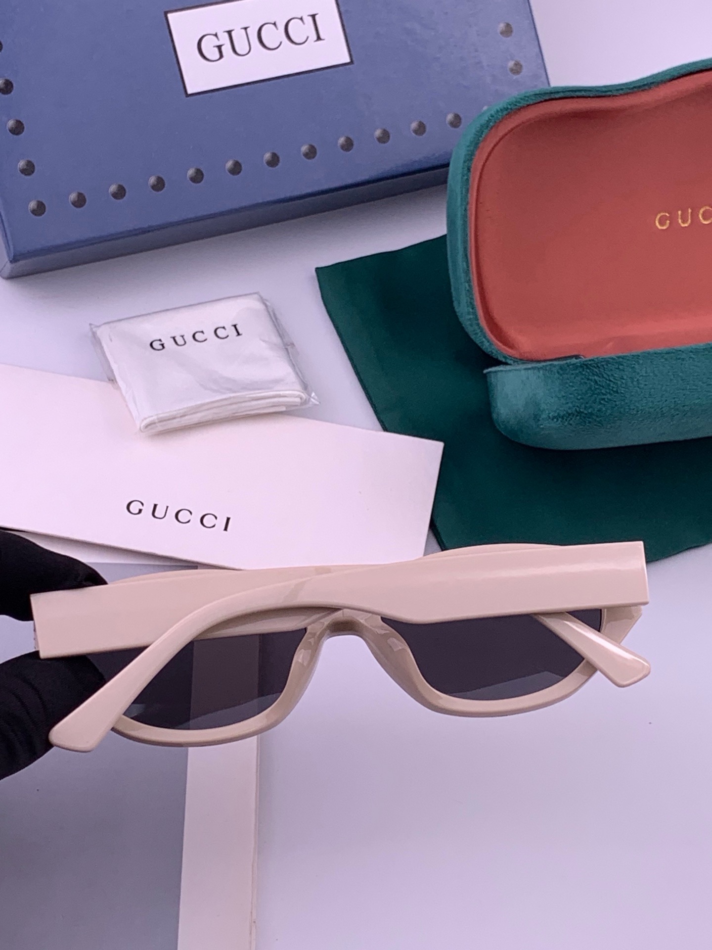 🆕  🔺 【GUCCI-偏光太阳镜】开春新款 潮流爆款 时尚方框偏光太阳镜 高品质 佩戴舒适 网红潮款墨镜 女士高清偏光