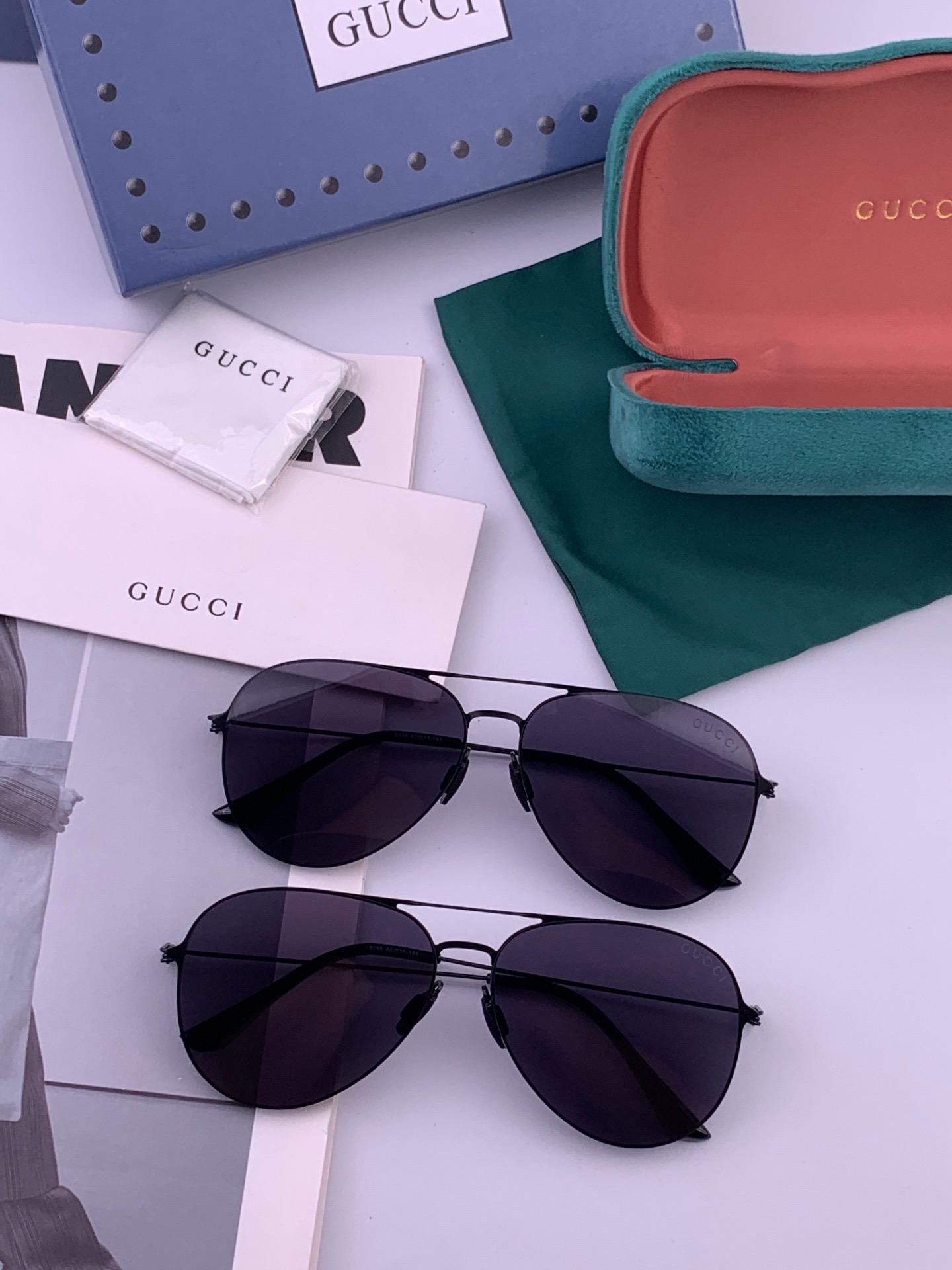 🆕   Gucci 春夏新款超轻无螺丝压不坏系列情侣款太阳镜高清尼龙镜片🦅完美品质，适合各种脸型，经典太阳镜亮相时装周.