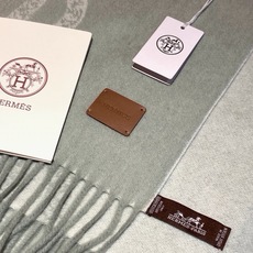 🆕 爱马仕👍巴黎时装展商务男士女士羊绒围巾🔥代工厂臻选上乘的超细羊绒纤维 进行纯手工精梳处理 耗时耗力 再以清泉水浸 🆕 爱马仕👍巴黎时装展商务男士女士羊绒围巾🔥代工厂臻选上乘的超细羊绒纤维 进行纯手工精梳处理 耗时耗力 再以清泉水浸