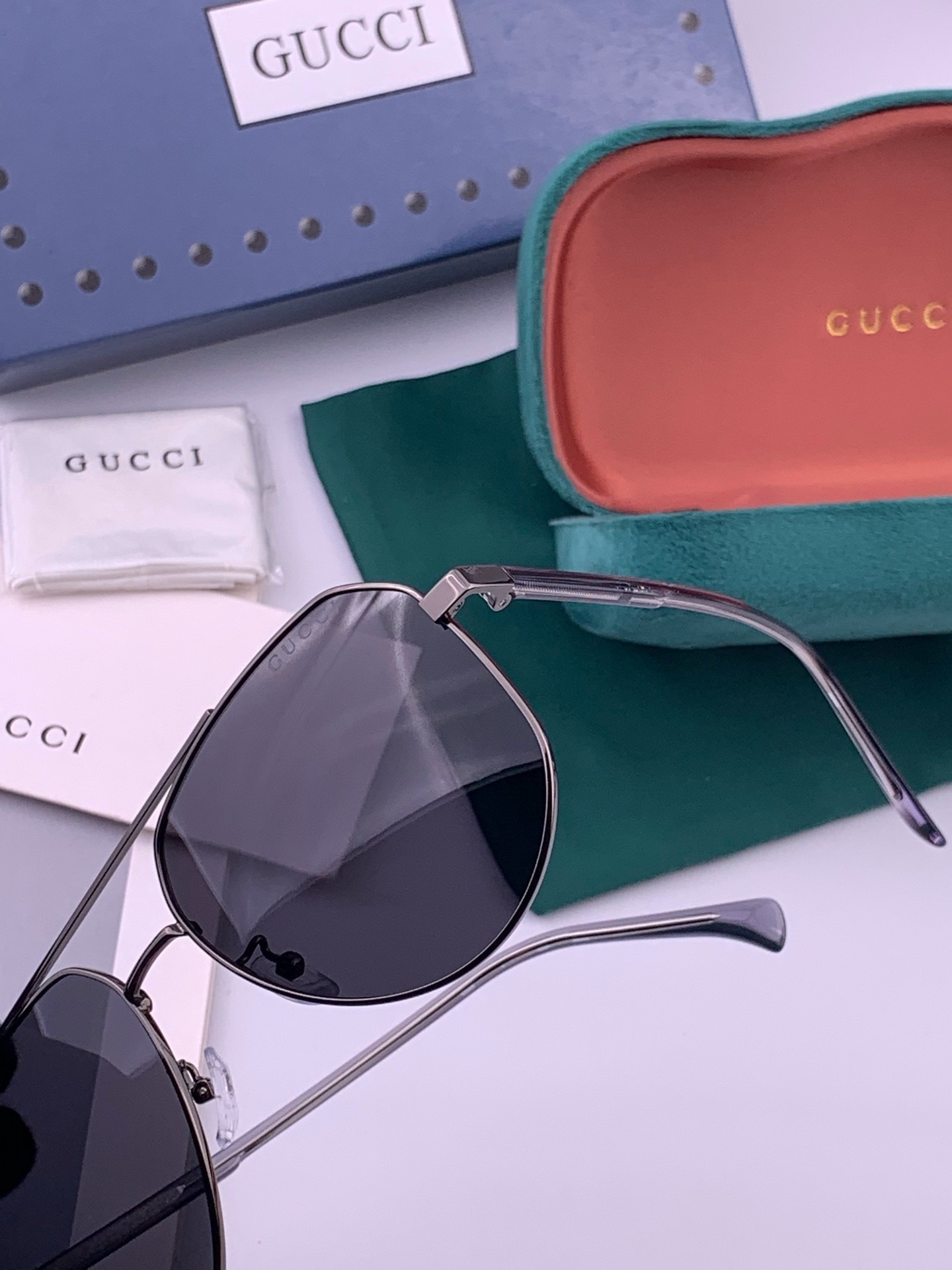 🆕   Gucci 🔥  高品质男女款墨镜   👍 进口宝丽来偏光镜片  🔥蛤蟆镜 开车钓鱼都可 🔥百搭显瘦墨镜韩版男士
