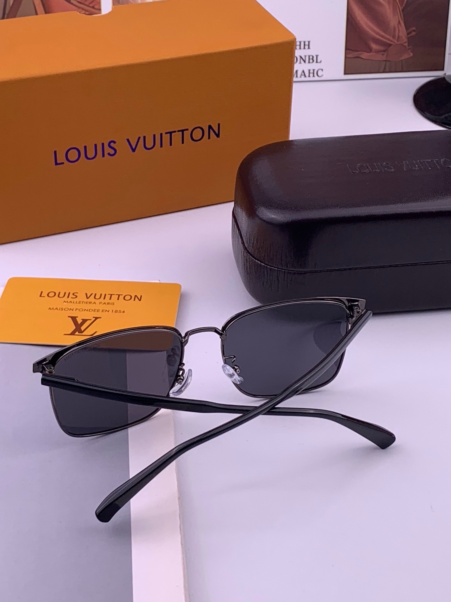 🆕   LV 🔥  高品质男女款墨镜   👍 进口宝丽来偏光镜片  🔥蛤蟆镜 开车钓鱼都可 🔥百搭显瘦墨镜韩版男士飞行员