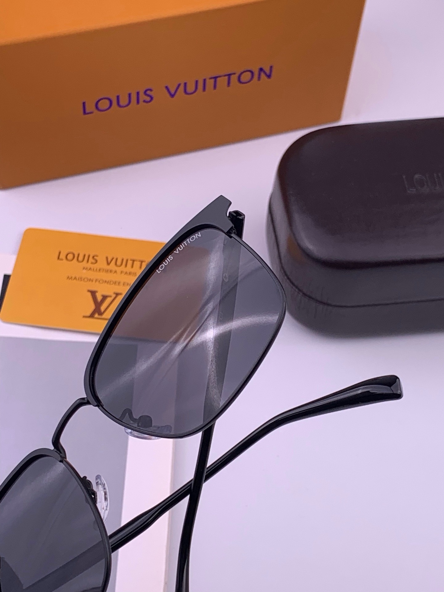 🆕   LV 🔥  高品质男女款墨镜   👍 进口宝丽来偏光镜片  🔥蛤蟆镜 开车钓鱼都可 🔥百搭显瘦墨镜韩版男士飞行员
