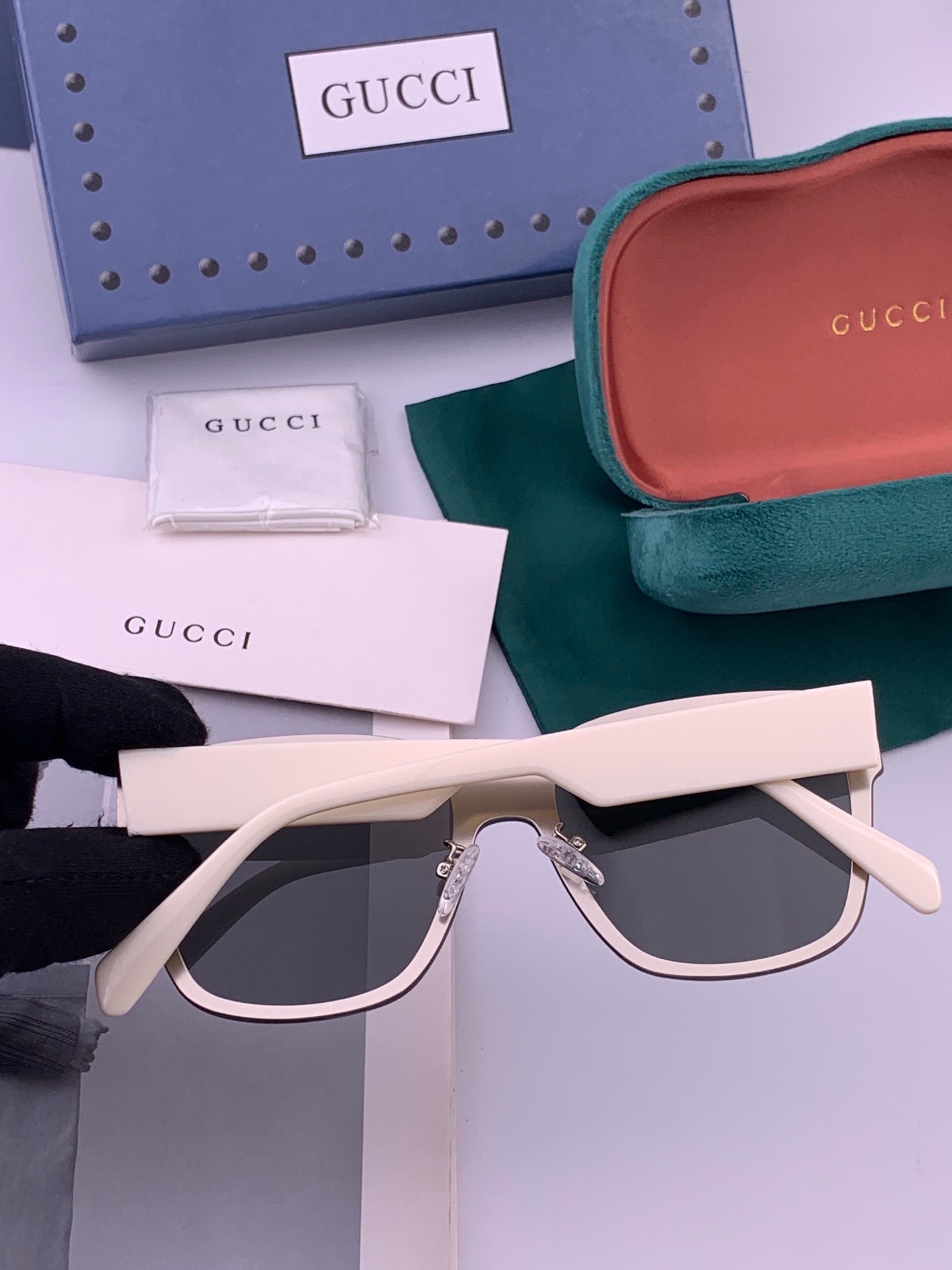 🆕   GUCCI  新款连体尼龙偏光太眼镜，情侣款时尚方框太阳镜佩戴舒适网红潮流款墨镜，大气女人范儿，大脸小脸都好看 