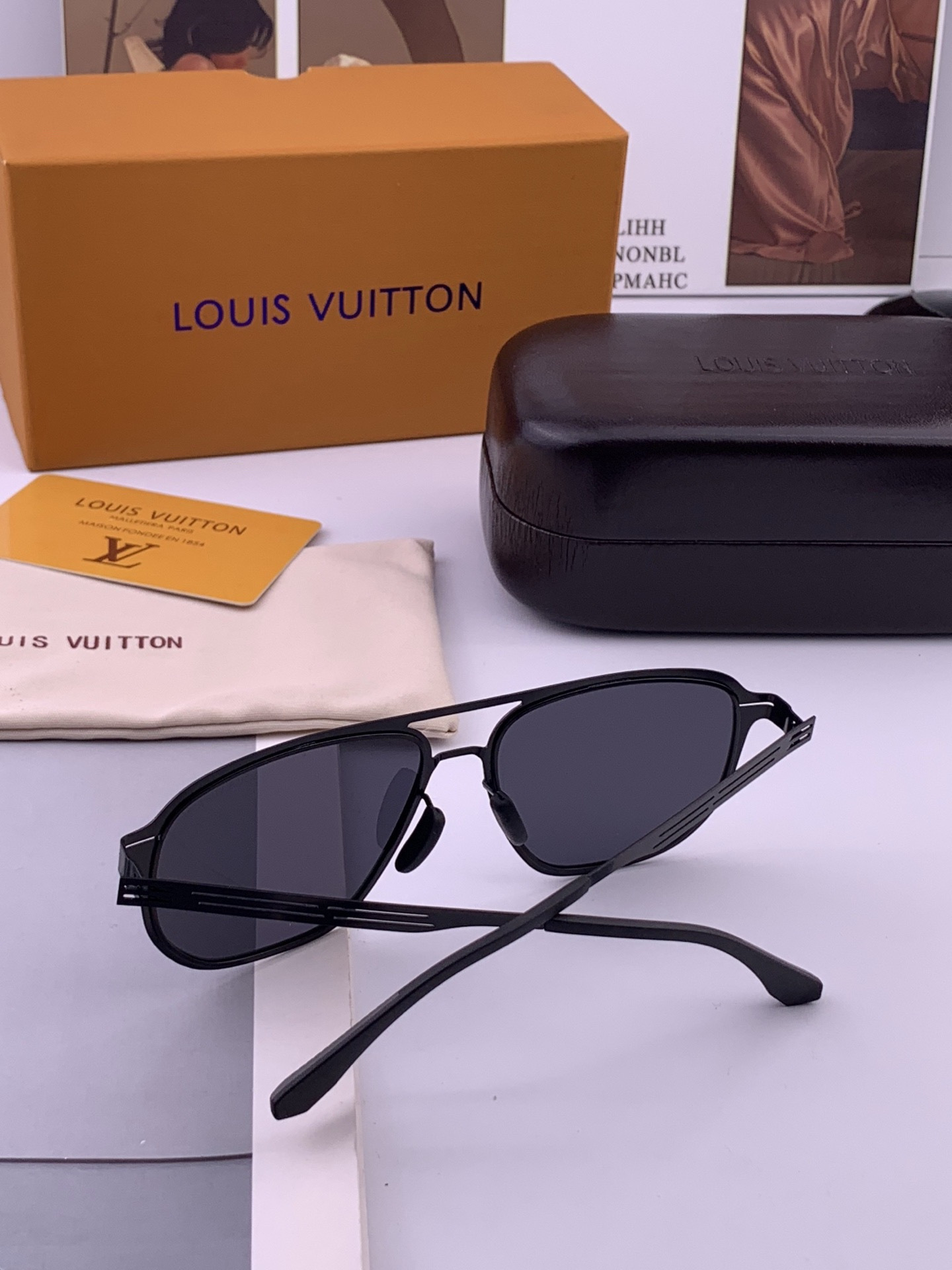 🆕 ♦️LV 新款男女情侣款太阳镜多边形墨镜i🆕 P电镀永不褪色 超轻超有弹性整幅眼镜无螺丝重要的是压不坏 高清尼龙镜片