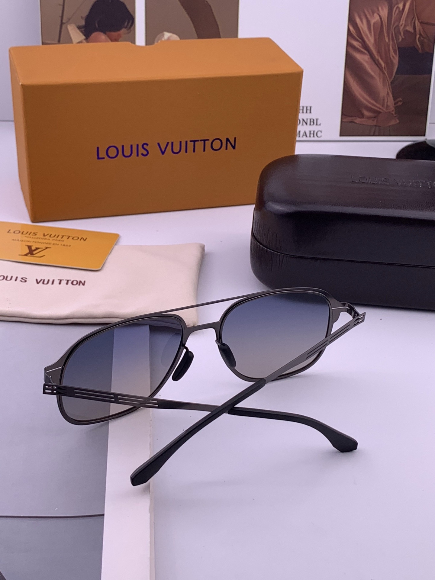🆕 ♦️LV 新款男女情侣款太阳镜多边形墨镜i🆕 P电镀永不褪色 超轻超有弹性整幅眼镜无螺丝重要的是压不坏 高清尼龙镜片