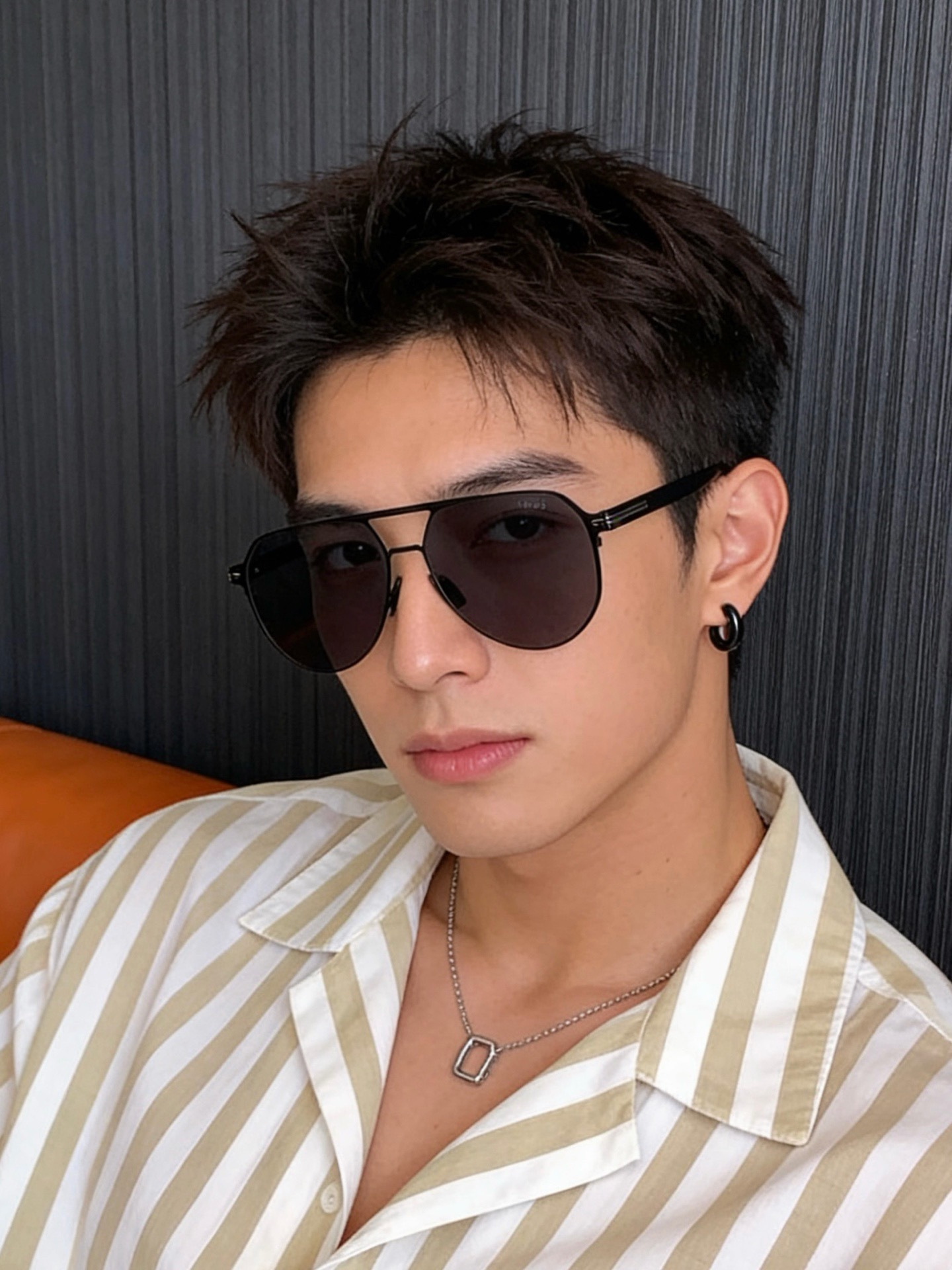 🆕      Gucci  男款炫彩飞行员偏光太阳镜 ❤️材质：高清尼龙加厚卡槽高清偏光镜片 🌹无边框镜架💕颜👍型号：G