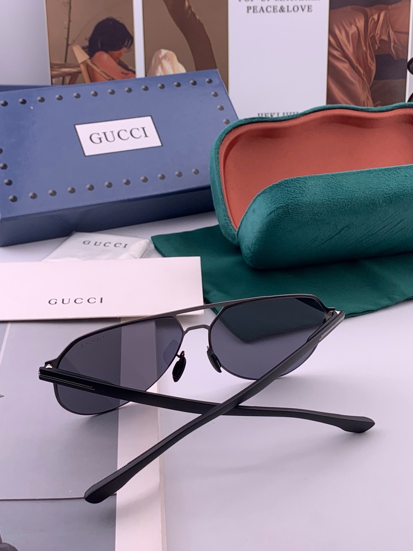 🆕      Gucci  男款炫彩飞行员偏光太阳镜 ❤️材质：高清尼龙加厚卡槽高清偏光镜片 🌹无边框镜架💕颜👍型号：G