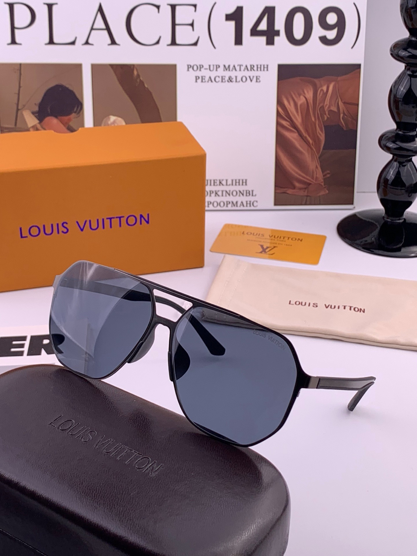 🆕       LV 男款炫彩飞行员偏光太阳镜 ❤️材质：高清尼龙加厚卡槽高清偏光镜片 🌹无边框镜架💕颜👍型号：L722