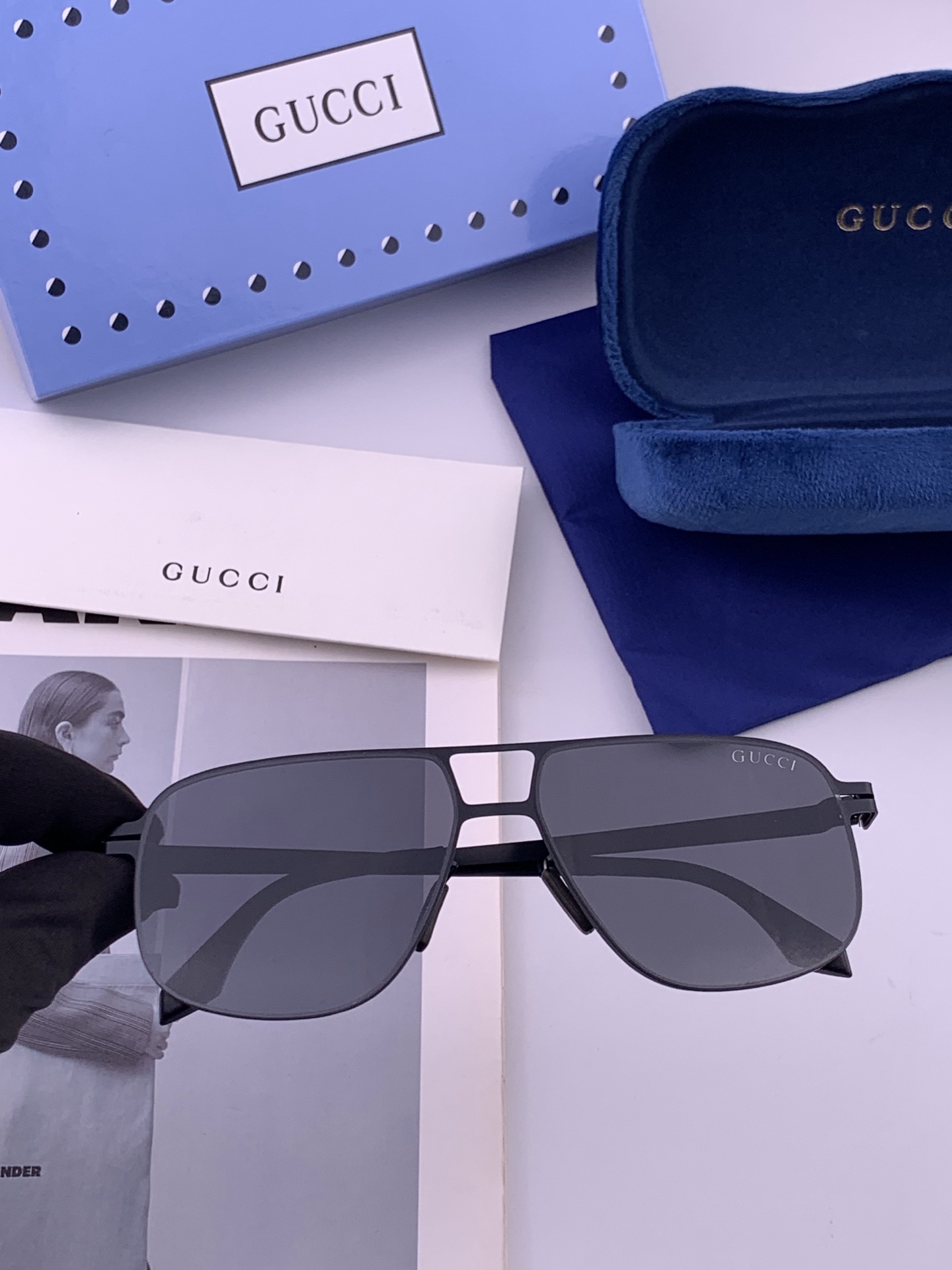 🆕   Gucci 春夏新款超轻无螺丝压不坏系列情侣款太阳镜高清尼龙镜片🦅完美品质，适合各种脸型，经典太阳镜亮相时装周.