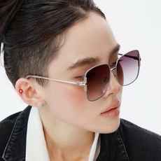 🆕 【尼龙偏光系列】GUCCI无框太阳镜墨多边形设计,不挑脸型,无论搭配大衣还是连衣裙都非常显气质尼龙偏光镜片预防紫外线 🆕 【尼龙偏光系列】GUCCI无框太阳镜墨多边形设计,不挑脸型,无论搭配大衣还是连衣裙都非常显气质尼龙偏光镜片预防紫外线