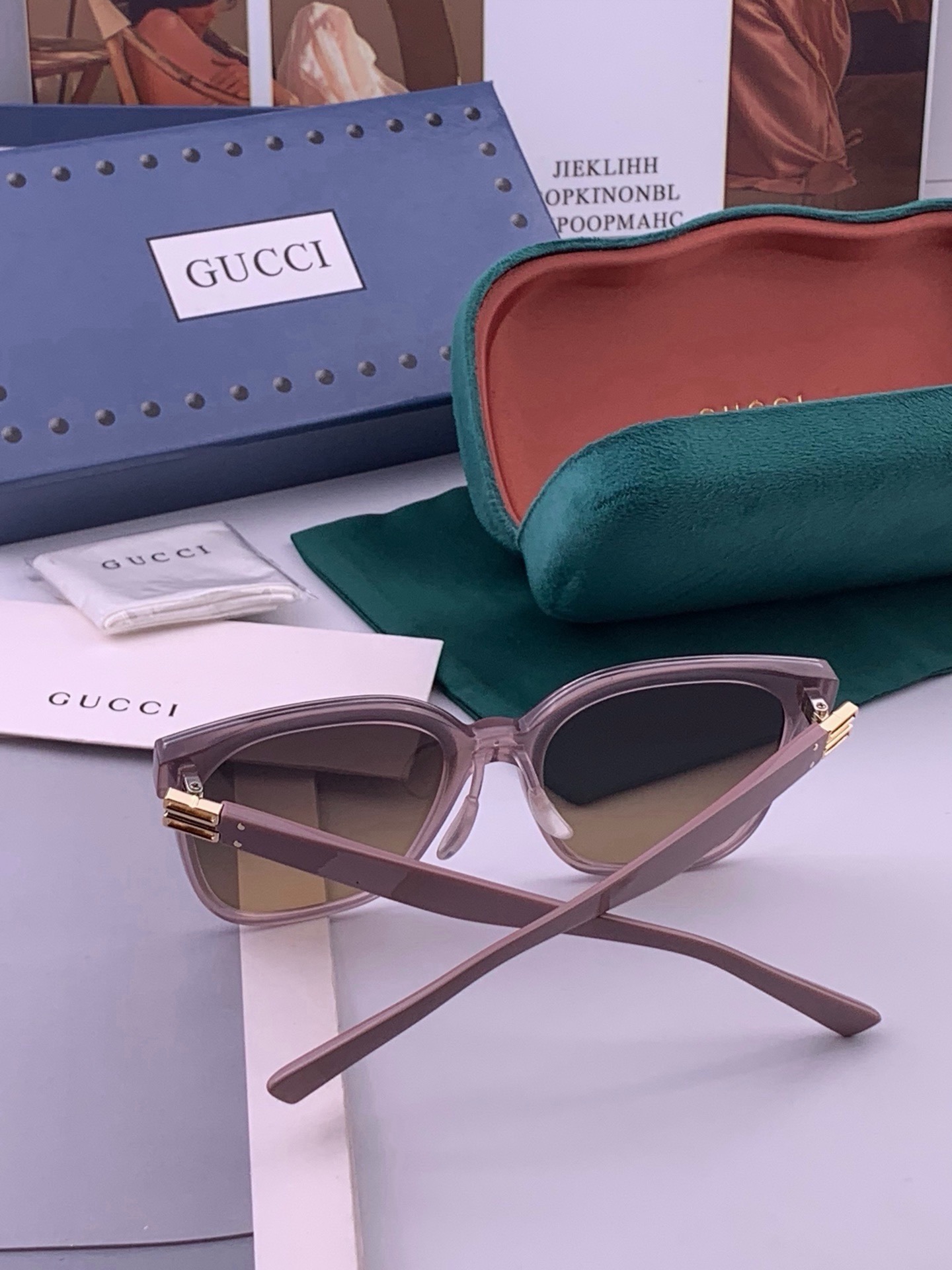 🆕   GUCCI  新款尼龙偏光太眼镜，情侣款时尚方框太阳镜佩戴舒适网红潮流款墨镜，大气女人范儿，大脸小脸都好看 ！型