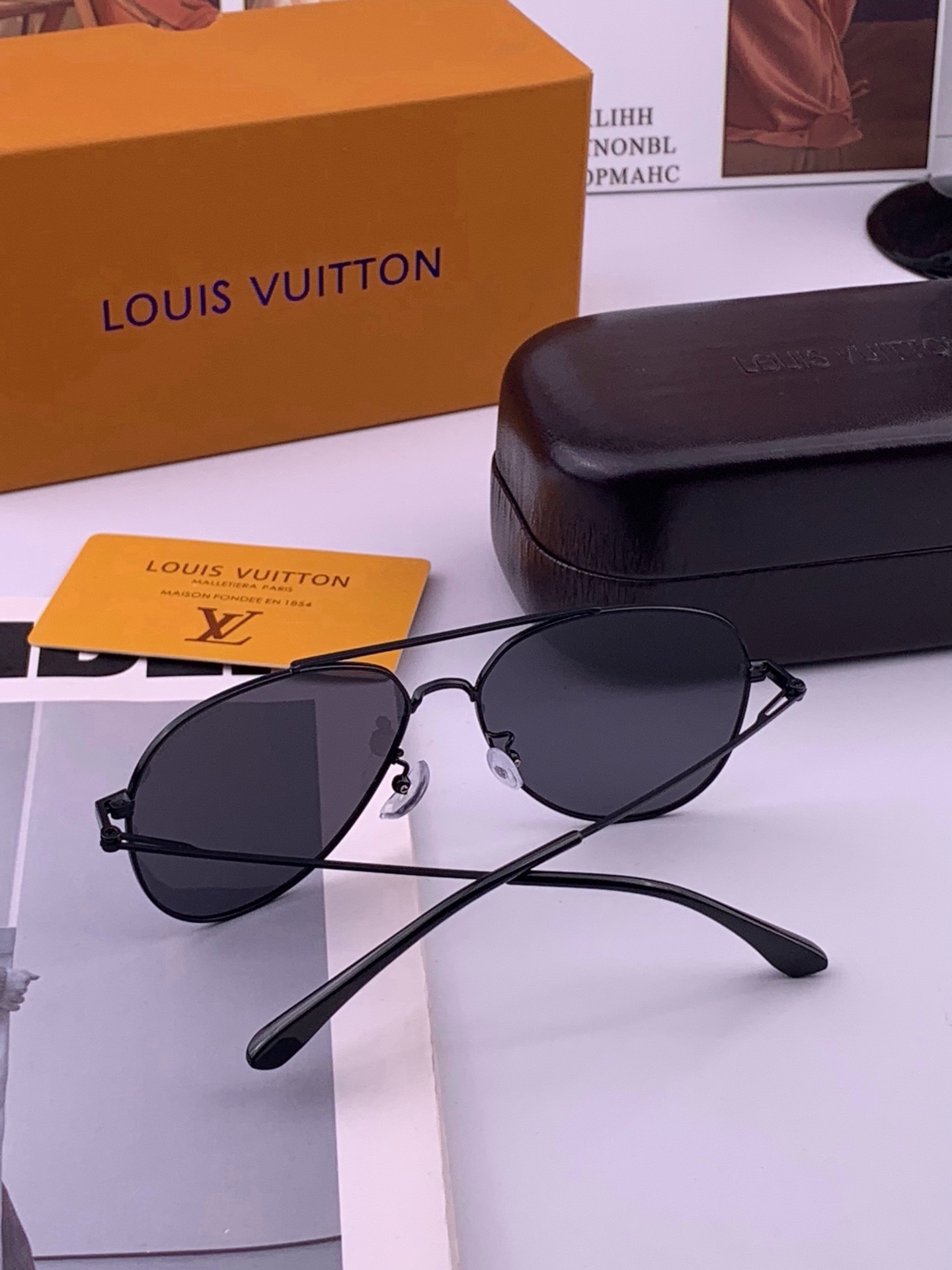 🆕   LV 🔥  高品质男女款墨镜   👍 进口宝丽来偏光镜片  🔥蛤蟆镜 开车钓鱼都可 🔥百搭显瘦墨镜韩版男士飞行员