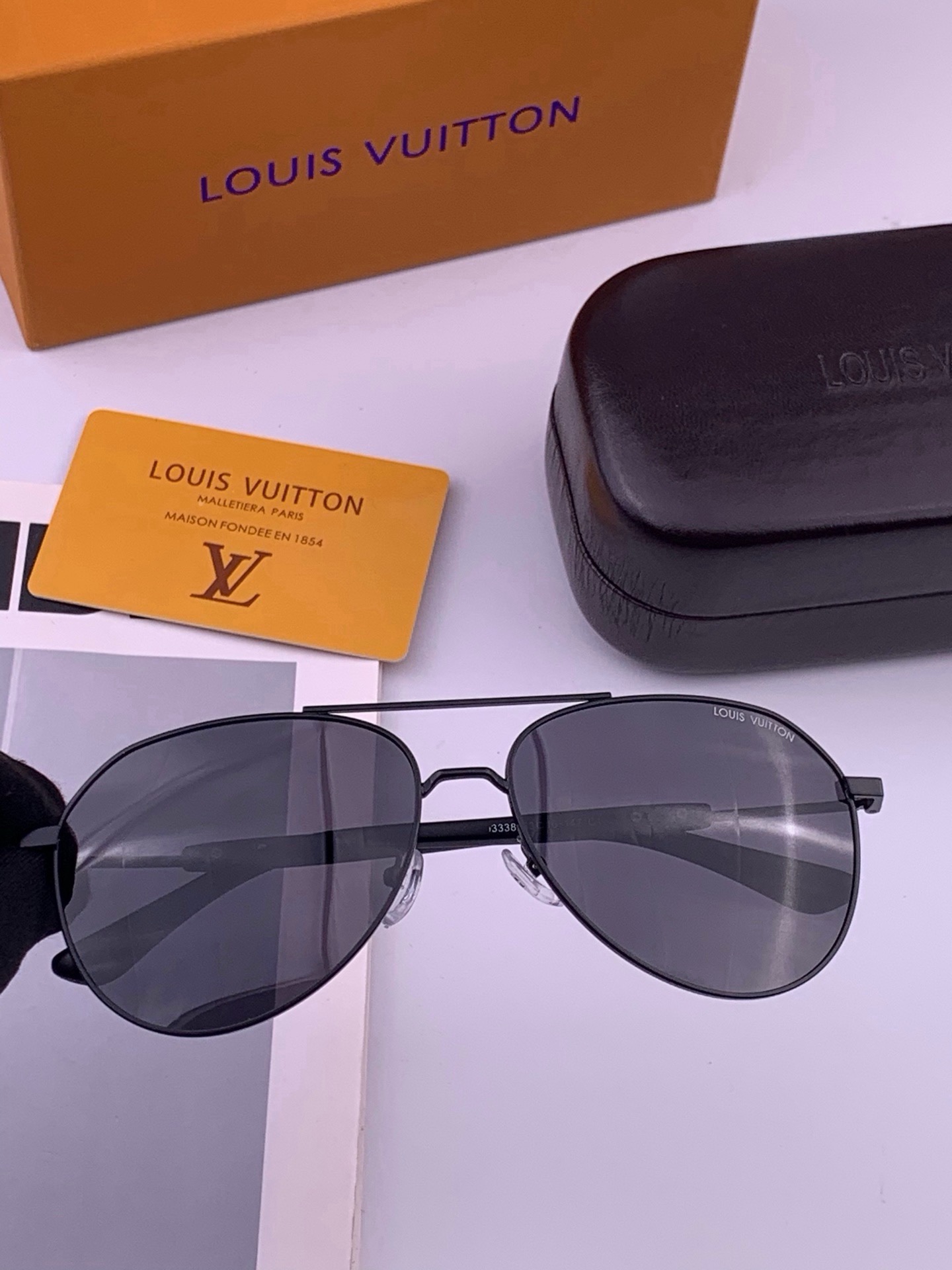 🆕   LV 🔥  高品质男女款墨镜   👍 进口宝丽来偏光镜片  🔥蛤蟆镜 开车钓鱼都可 🔥百搭显瘦墨镜韩版男士飞行员