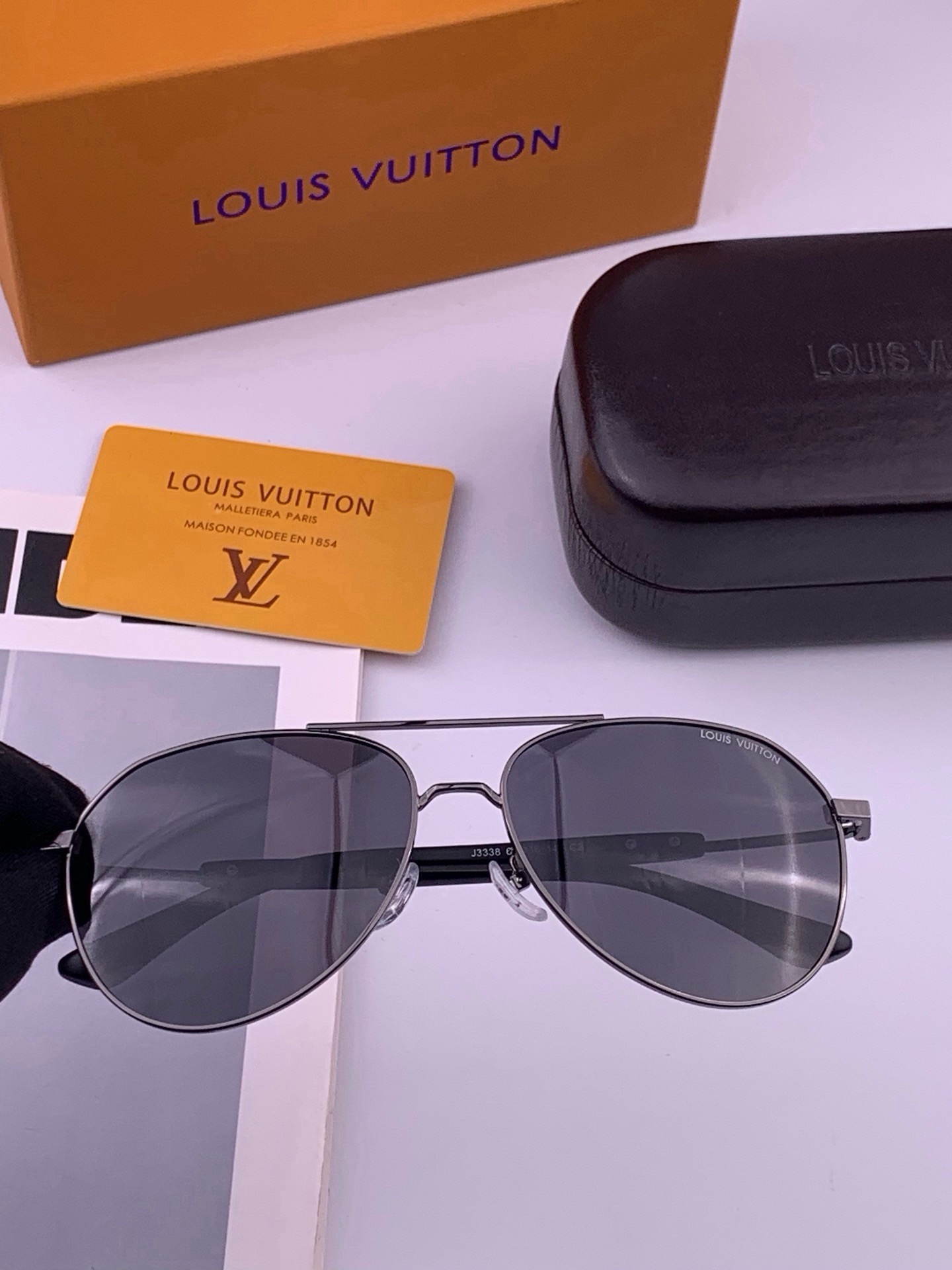 🆕   LV 🔥  高品质男女款墨镜   👍 进口宝丽来偏光镜片  🔥蛤蟆镜 开车钓鱼都可 🔥百搭显瘦墨镜韩版男士飞行员