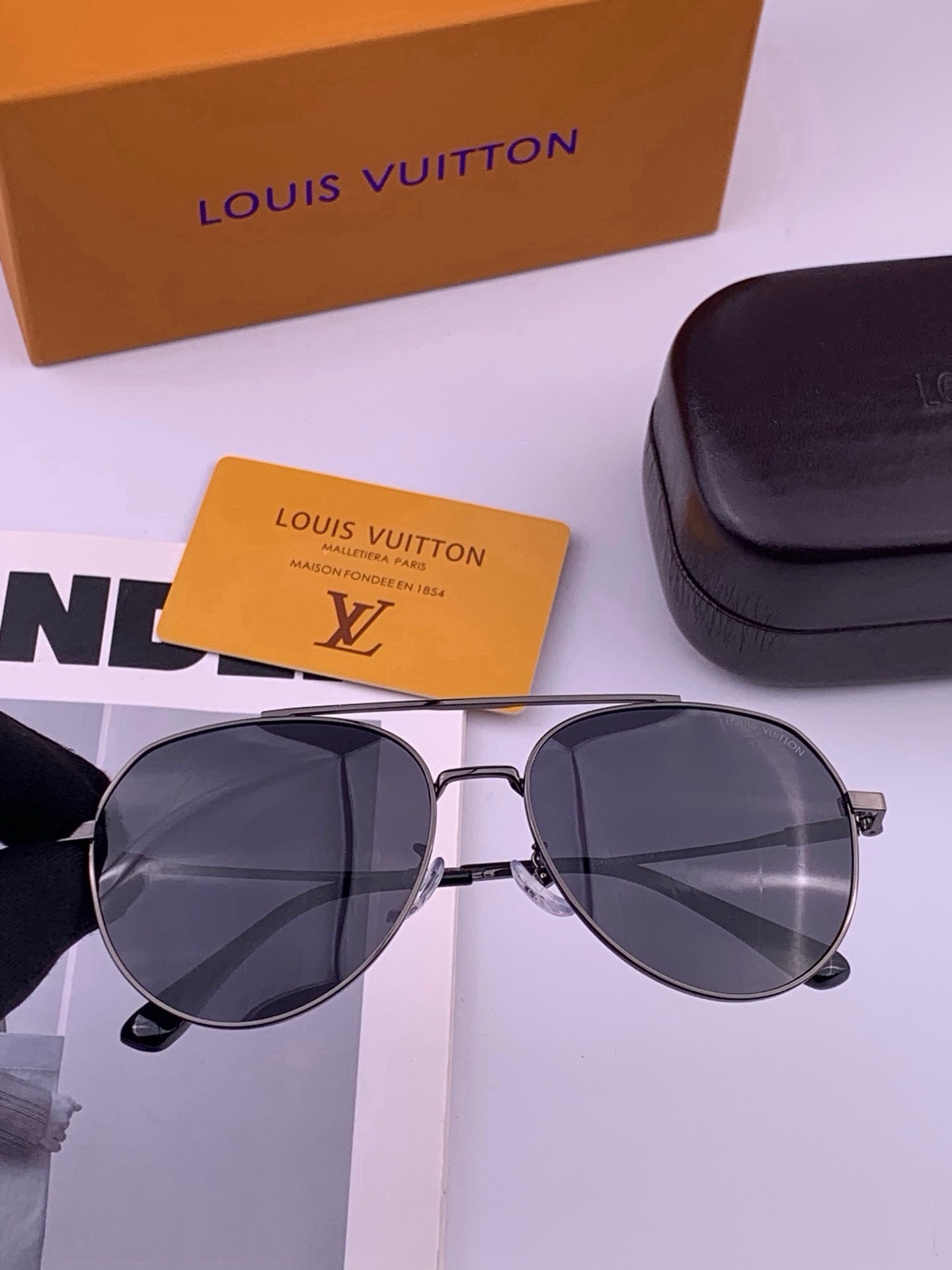 🆕   LV 🔥  高品质男女款墨镜   👍 进口宝丽来偏光镜片  🔥蛤蟆镜 开车钓鱼都可 🔥百搭显瘦墨镜韩版男士飞行员