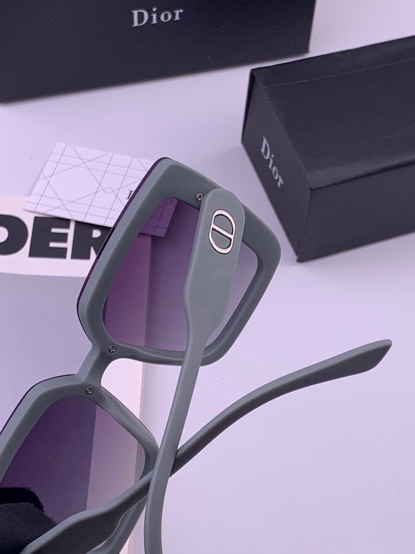🆕  🔺 【DIOR-迪奥】开春新款 潮流爆款 时尚方框偏光太阳镜 高品质 佩戴舒适 网红潮款墨镜 型号：D6227