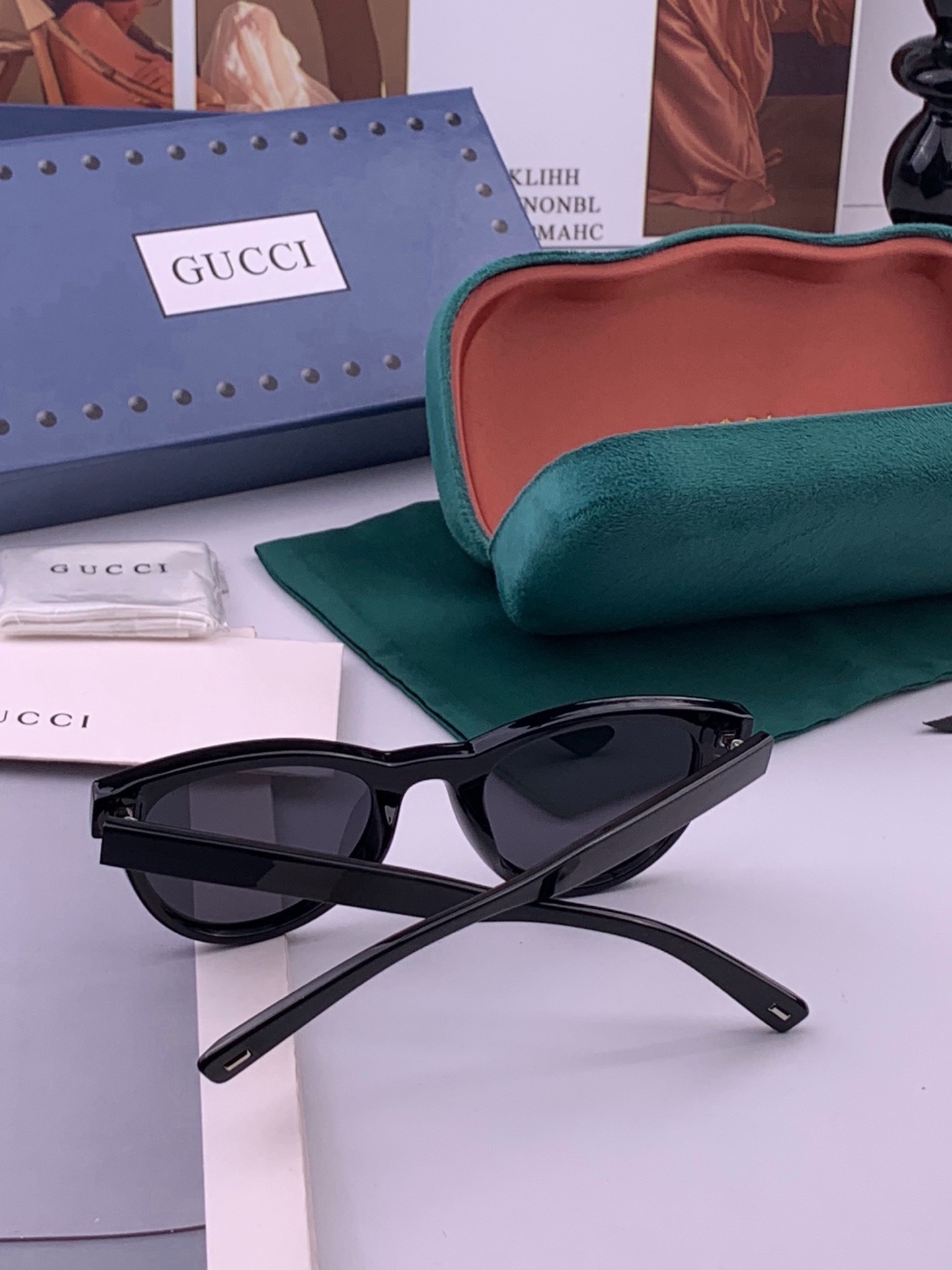 🆕   【TR偏光系列】Gucci   经典的小框设计，情侣款不挑脸型，无论搭配大衣还是连衣裙都非常显气质偏光镜片预防紫