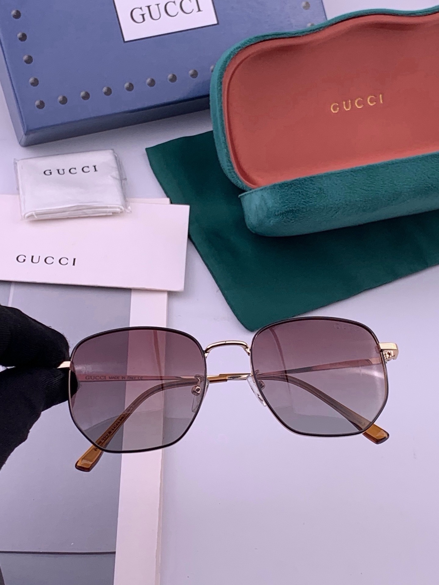 🆕    🔺 Gucci 🔻官方新款 众多明星同款[色]‼️‼️新款大框偏光墨镜 🌈🌈宝丽来超清加厚太阳镜🔝🔝型号：G9