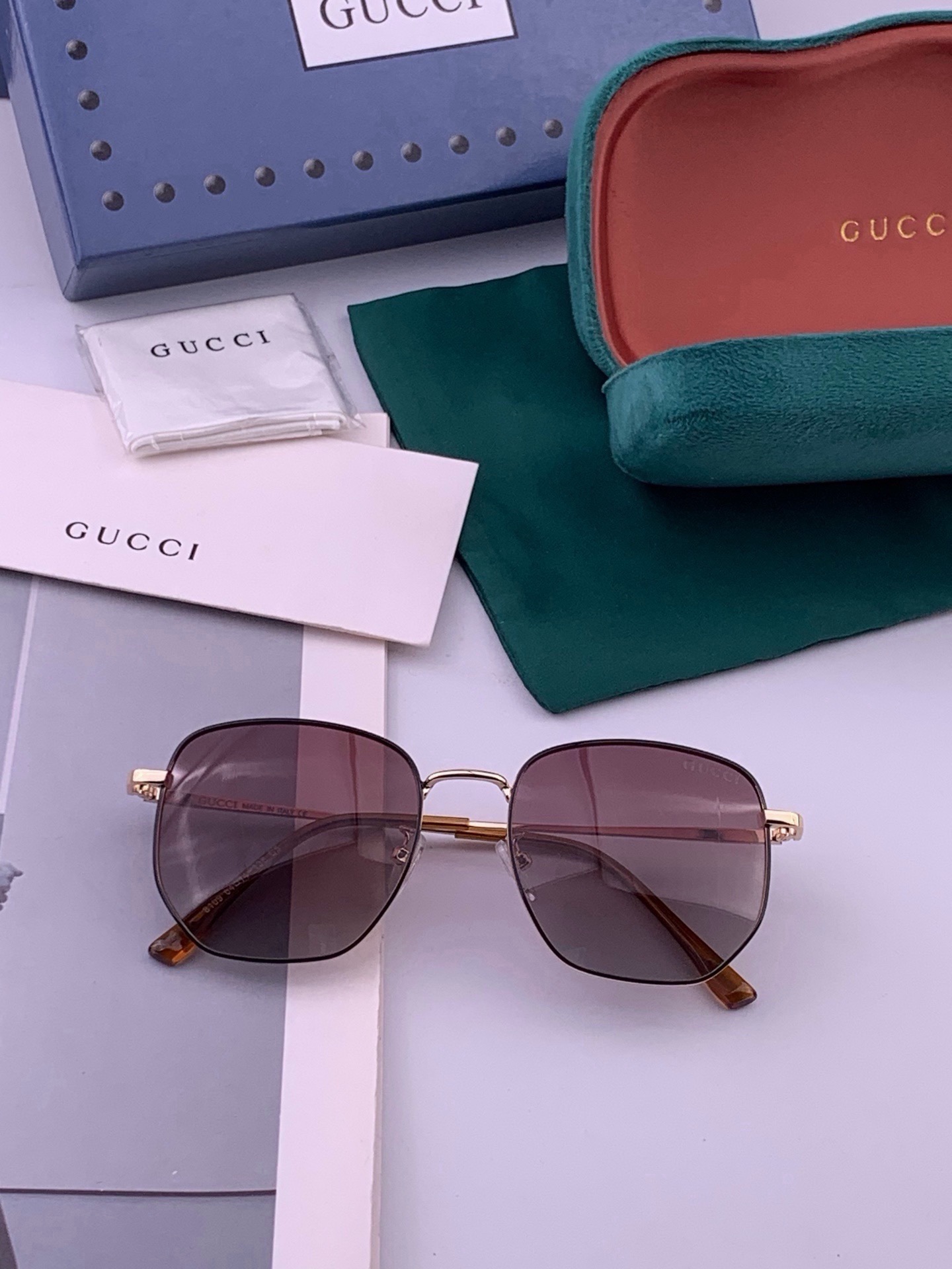 🆕    🔺 Gucci 🔻官方新款 众多明星同款[色]‼️‼️新款大框偏光墨镜 🌈🌈宝丽来超清加厚太阳镜🔝🔝型号：G9
