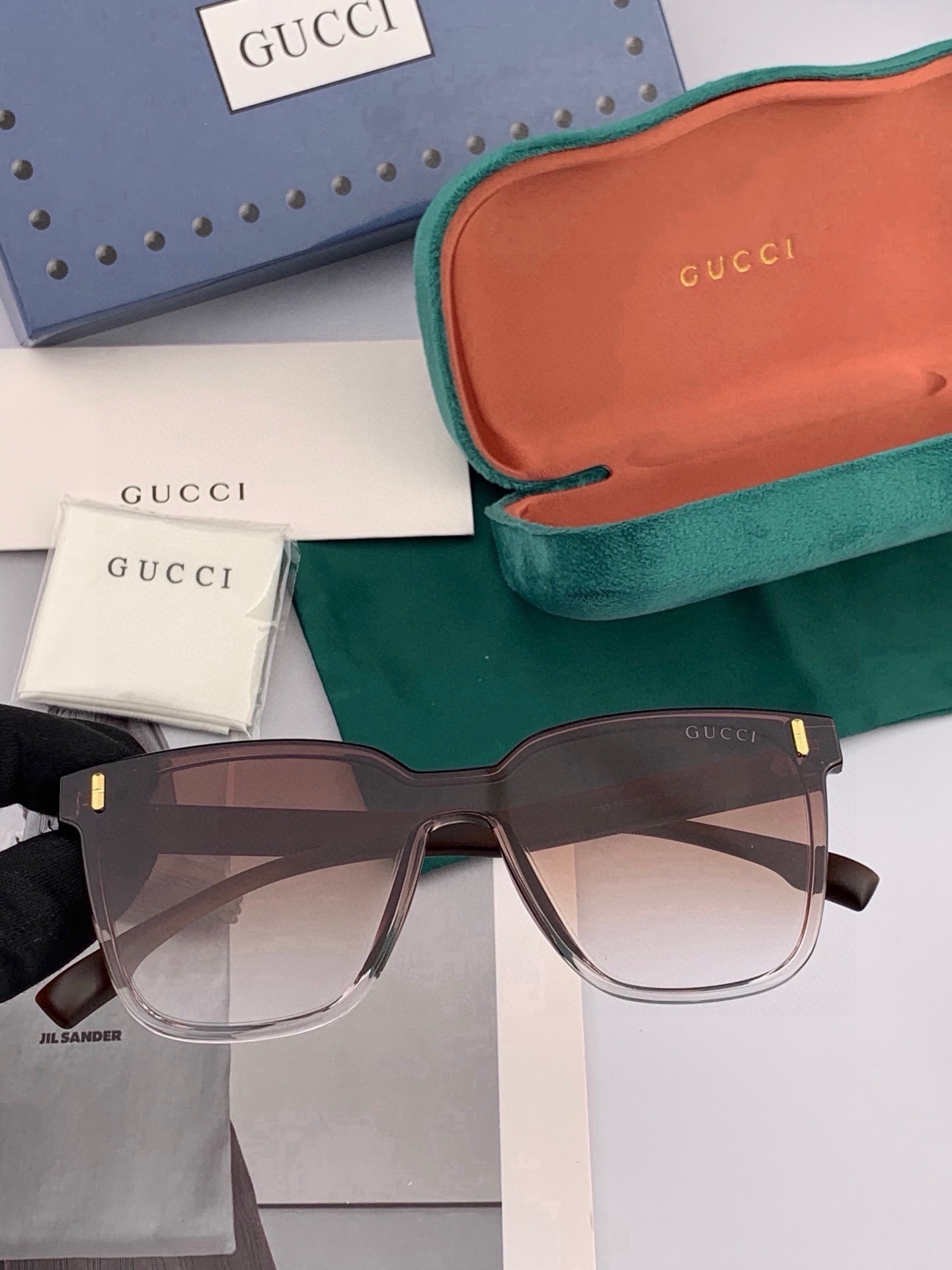 🆕 🔺 【GUCCI-尼龙偏光太阳镜】开春新款 潮流爆款 时尚方框连体偏光太阳镜 高品质 佩戴舒适 网红潮款墨镜 女士高