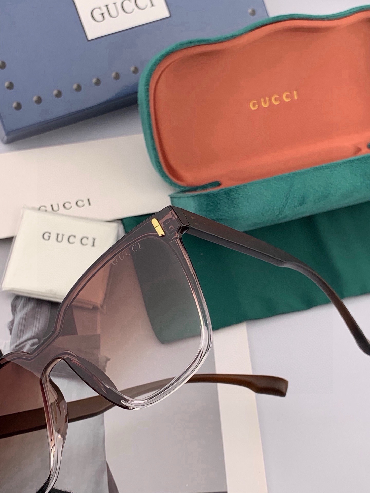 🆕 🔺 【GUCCI-尼龙偏光太阳镜】开春新款 潮流爆款 时尚方框连体偏光太阳镜 高品质 佩戴舒适 网红潮款墨镜 女士高