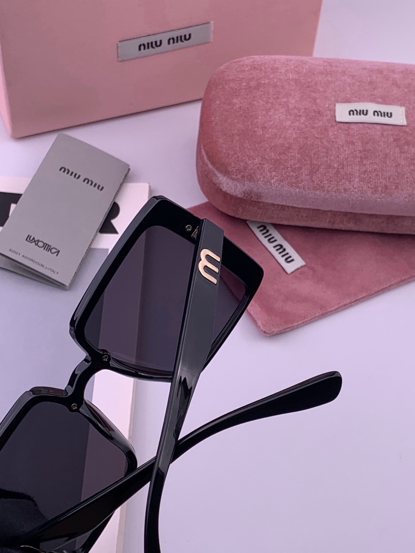 🆕  🔺 【缪缪 TR偏光太阳镜】开春新款 潮流爆款 时尚方框偏光太阳镜 高品质 佩戴舒适 网红潮款墨镜 女士高清偏光太