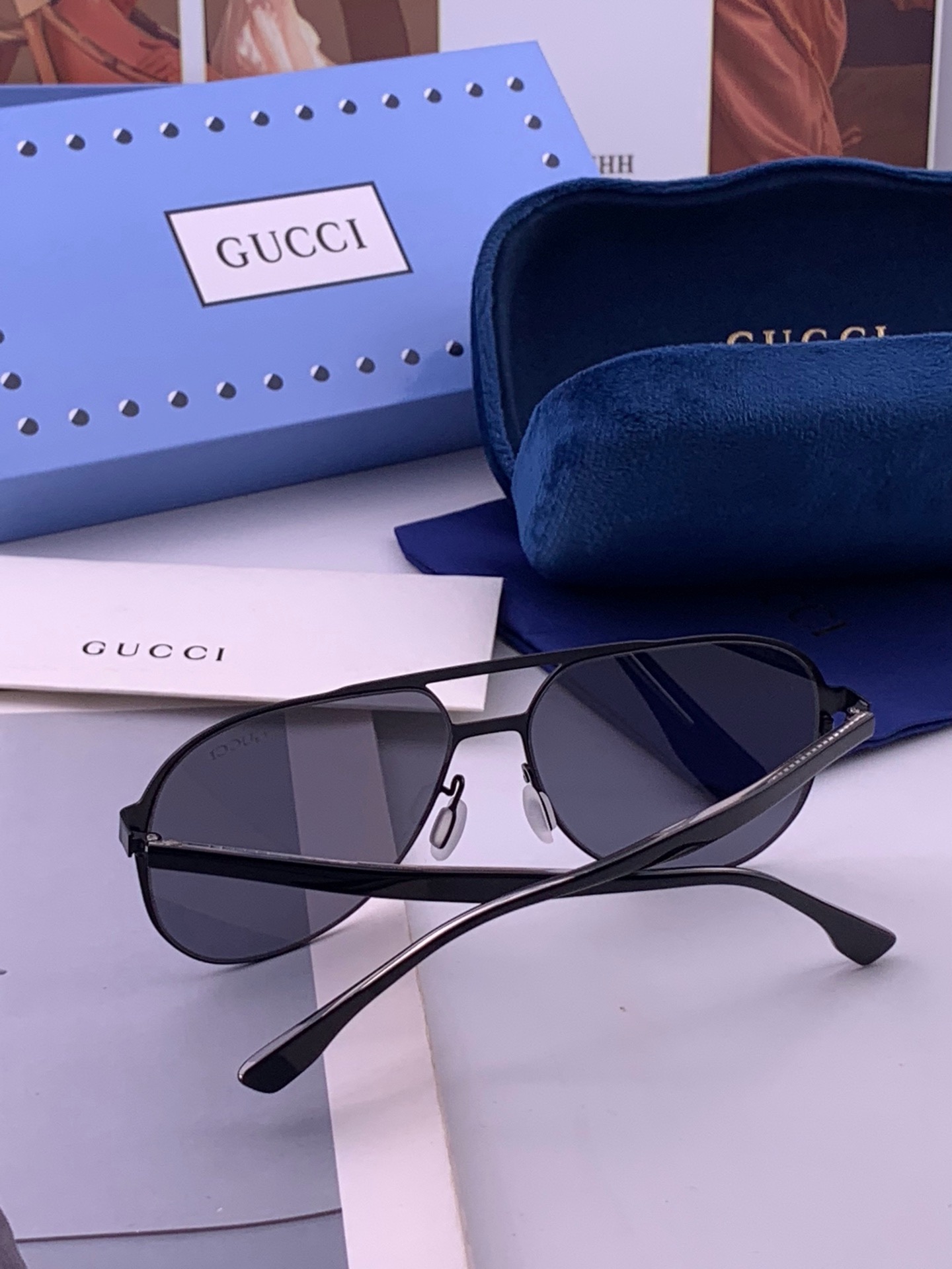 🆕        GUCCI 男款炫彩飞行员偏光太阳镜 ❤️材质：高清尼龙加厚卡槽高清偏光镜片 🌹无边框镜架💕颜👍型号：