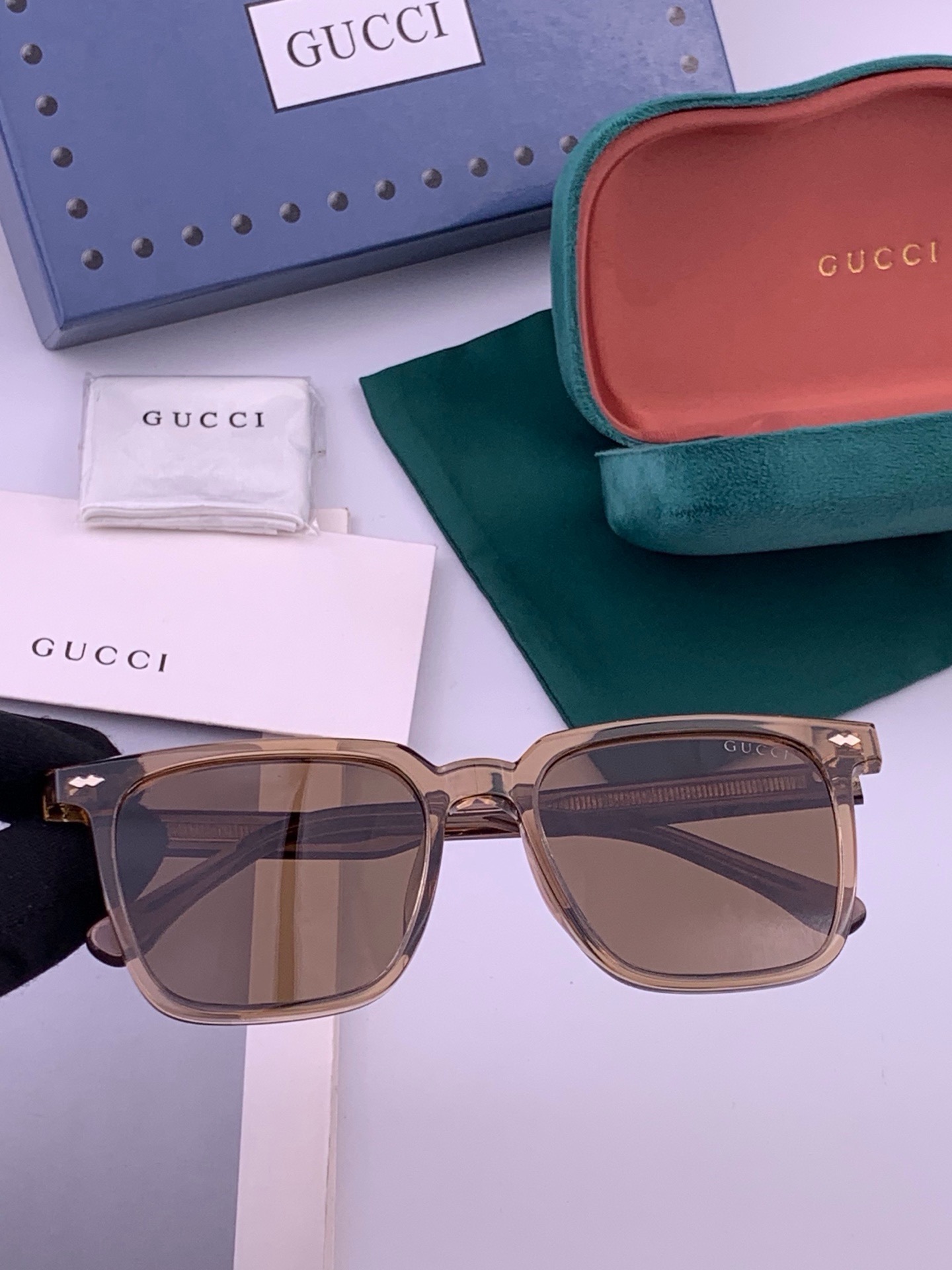 🆕 🔺GUCCI🔻古驰 GG方框太阳镜 完美品质 🎓独特设计  适合各种脸型 亮相时装周 超时尚百搭 实物精致  情侣款