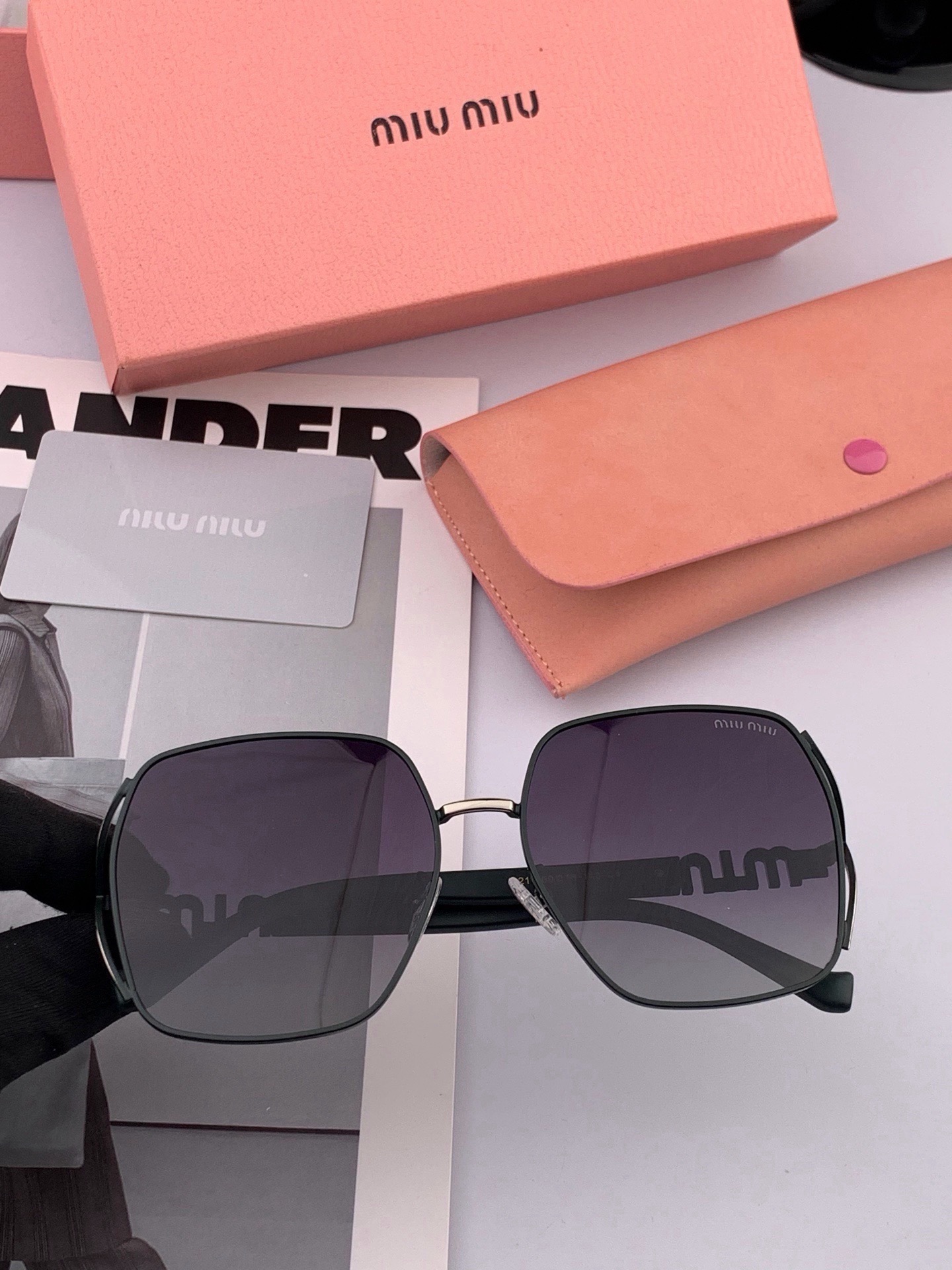 🆕   MIUMIU/缪缪🖇🖇开春新款🌟闪耀新款璀璨登台 ❤❤太阳镜潮品 精致个性设计简约时尚 专柜品质值得拥有 绝对潮