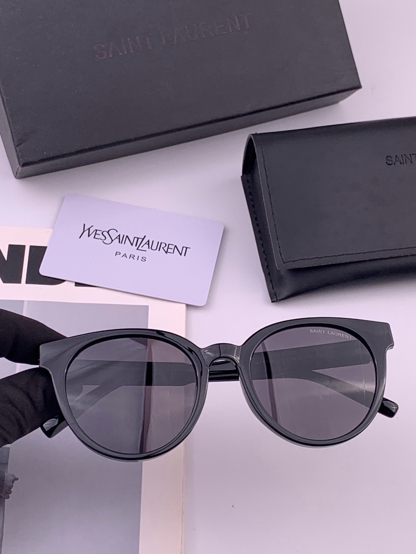 🆕 👑 【新款】🕶🔝🔝🔝🎁🎁🎁时尚百搭 超显脸小 佩戴舒适品牌:Ysl 圣罗兰 💎  材质:  加厚偏光镜片型号：477