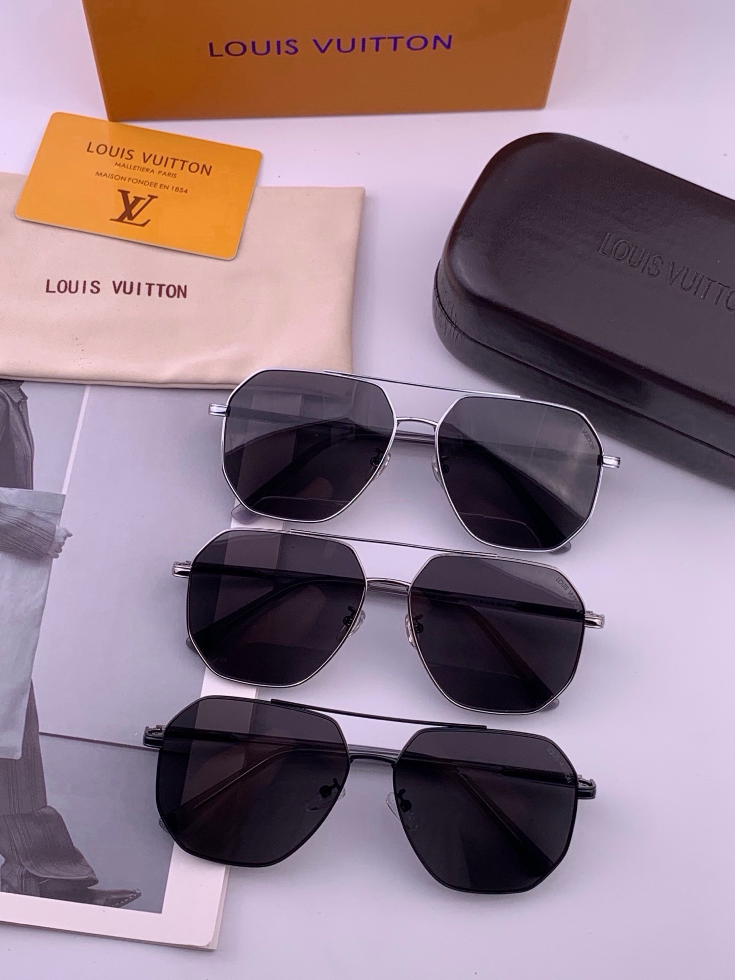 🆕   LV 🔥  高品质男女款墨镜   👍 进口宝丽来偏光镜片  🔥蛤蟆镜 开车钓鱼都可 🔥百搭显瘦墨镜韩版男士飞行员